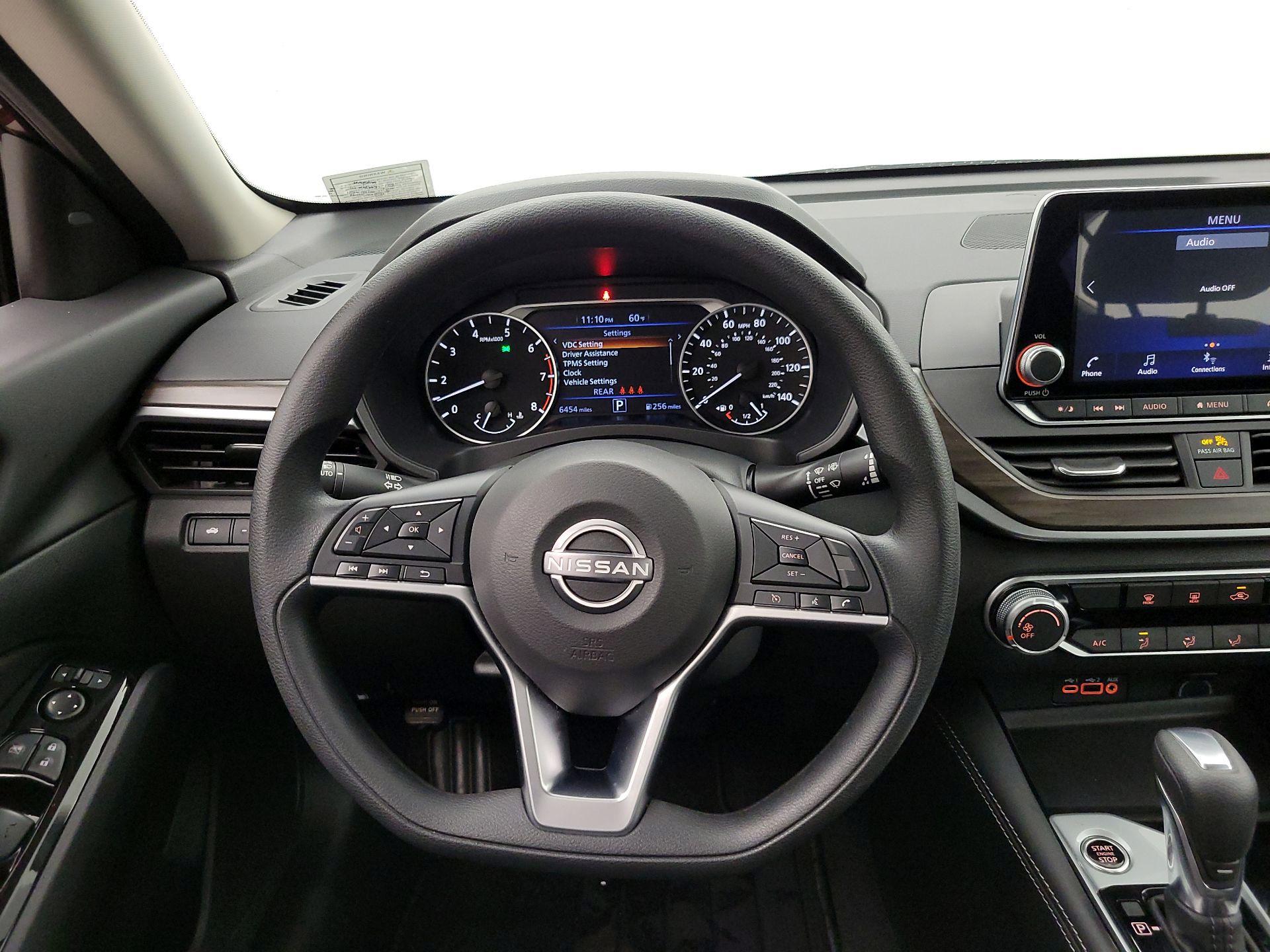 Thumbnail: 2023 Nissan Altima - 10