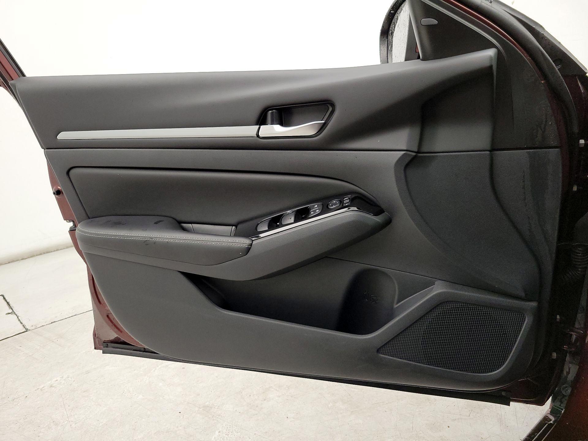 Thumbnail: 2023 Nissan Altima - 12