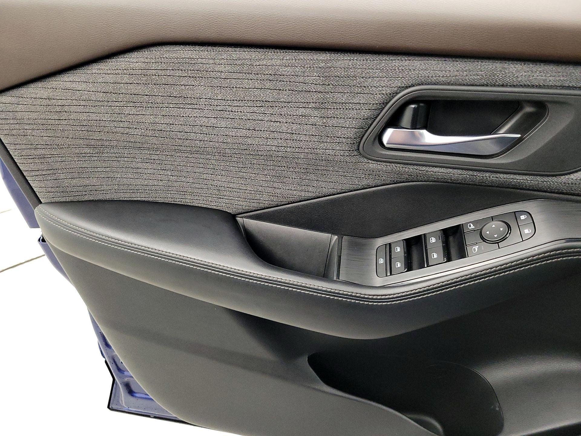 Thumbnail: 2023 Nissan Rogue - 12