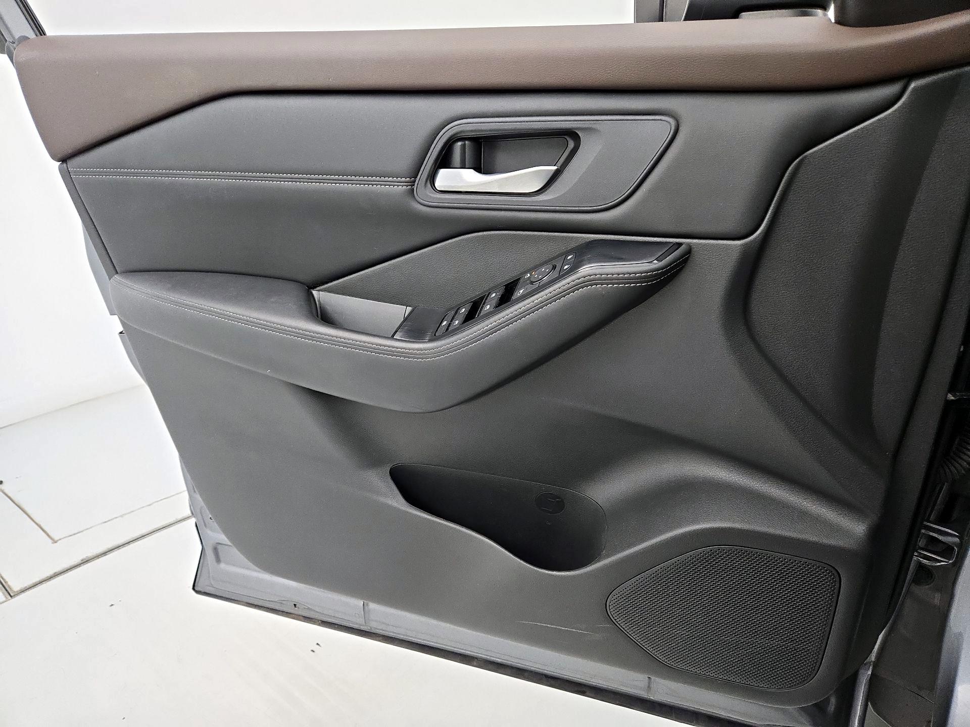 Thumbnail: 2023 Nissan Rogue - 12