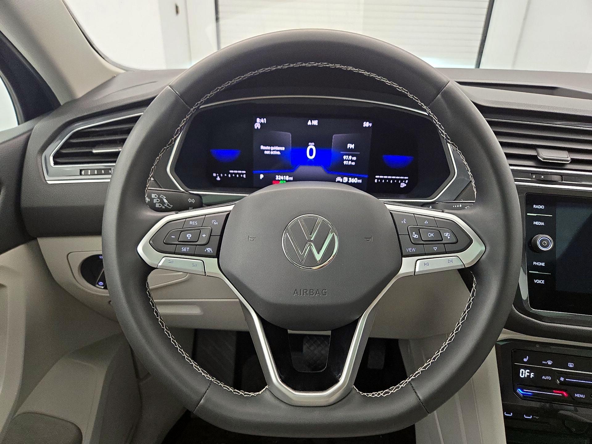 Thumbnail: 2023 Volkswagen Tiguan - 10