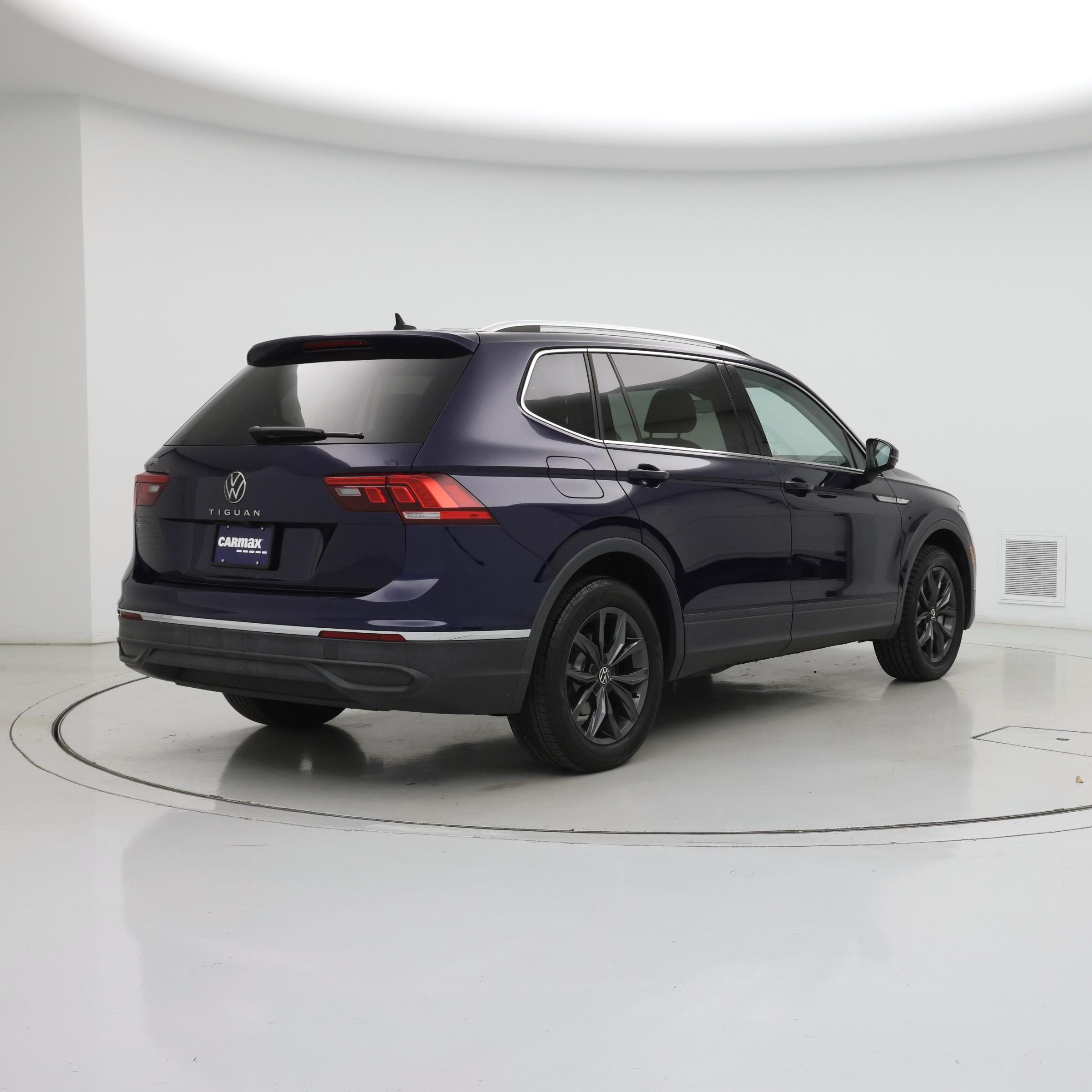 Thumbnail: 2023 Volkswagen Tiguan - 8