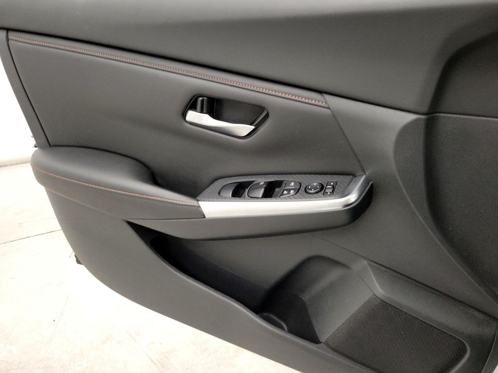 Thumbnail: 2021 Nissan Sentra - 12