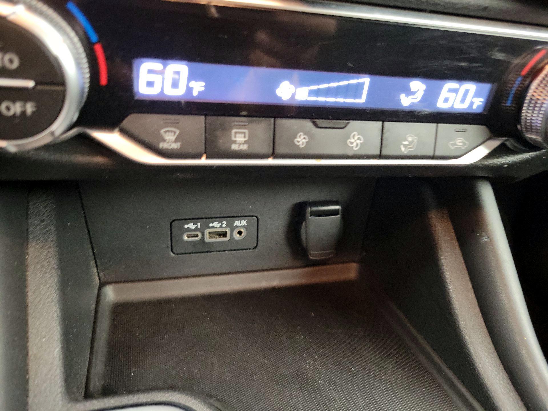 Thumbnail: 2021 Nissan Sentra - 18