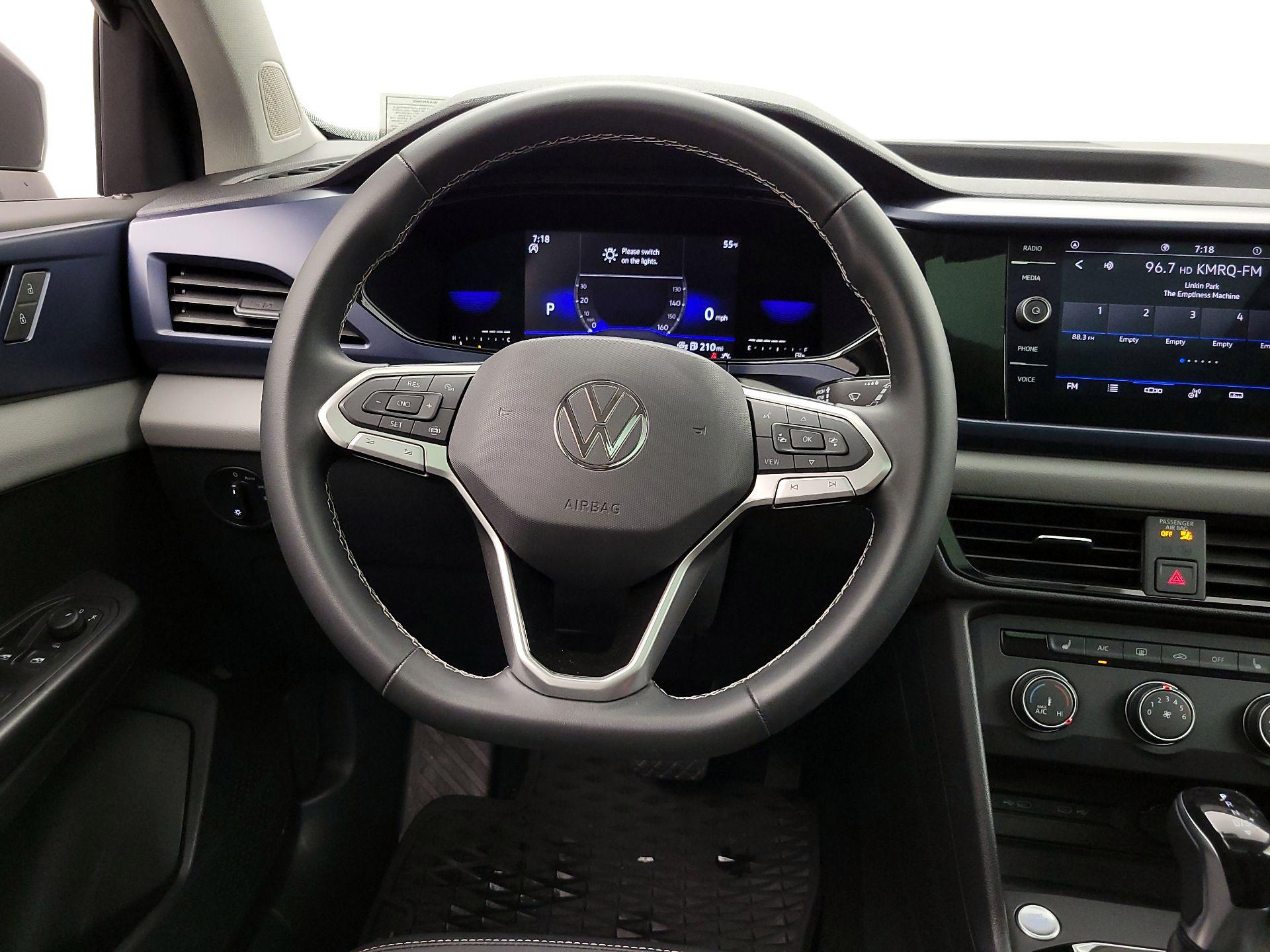 Thumbnail: 2022 Volkswagen Taos - 10