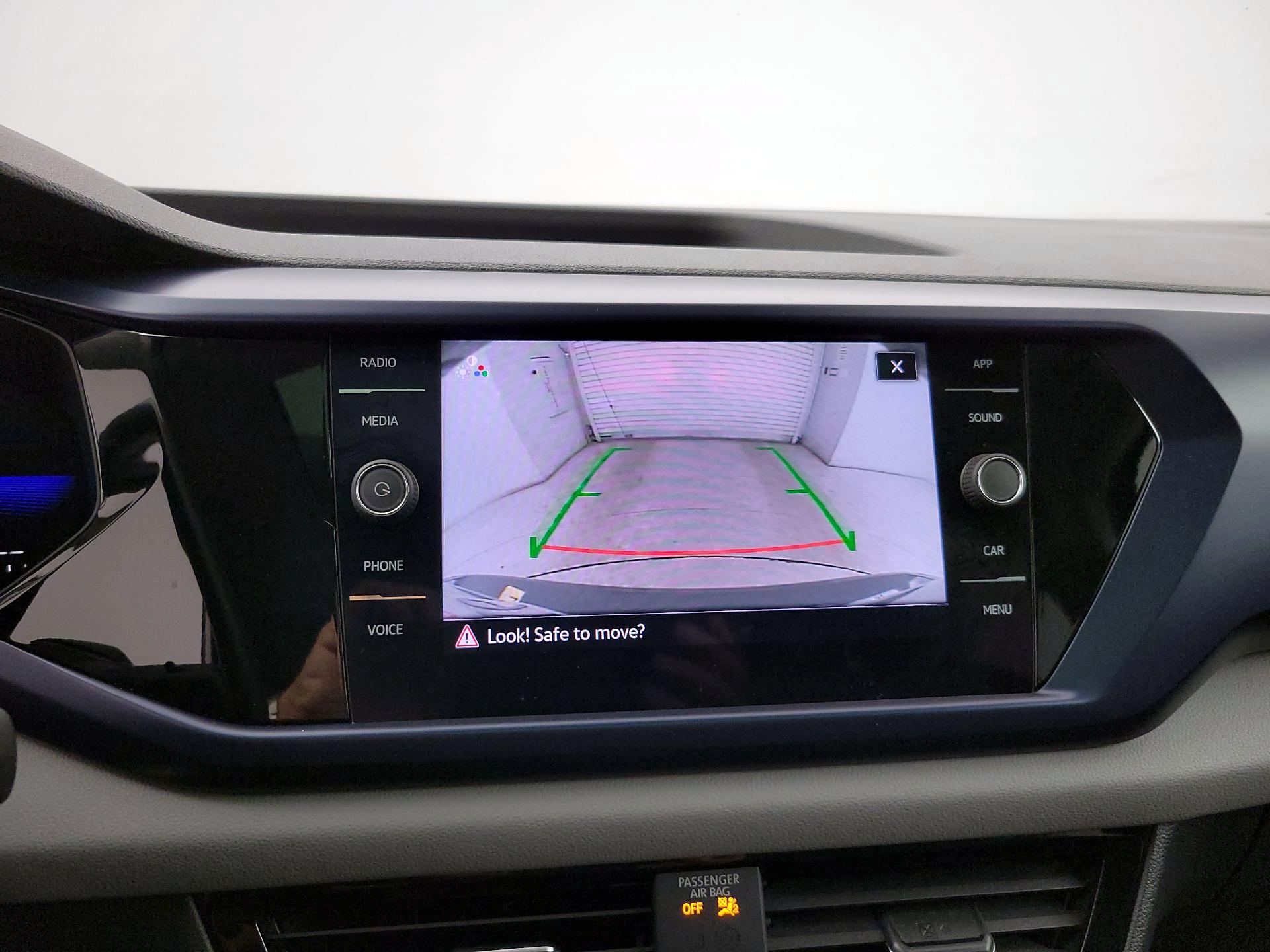 Thumbnail: 2022 Volkswagen Taos - 14