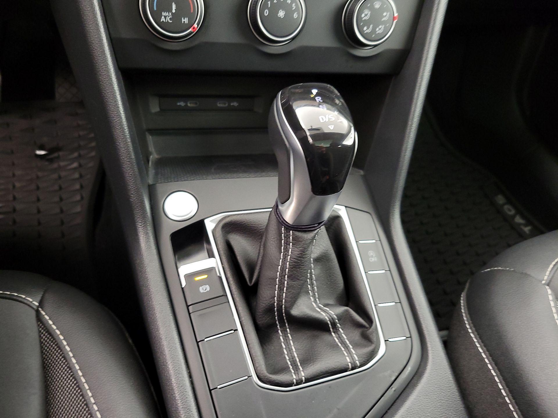 Thumbnail: 2022 Volkswagen Taos - 17