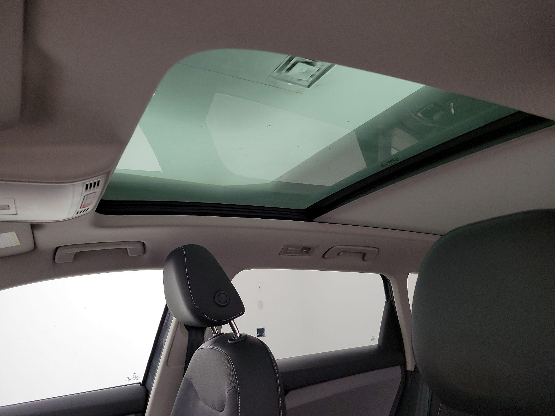 Thumbnail: 2022 Volkswagen Taos - 19