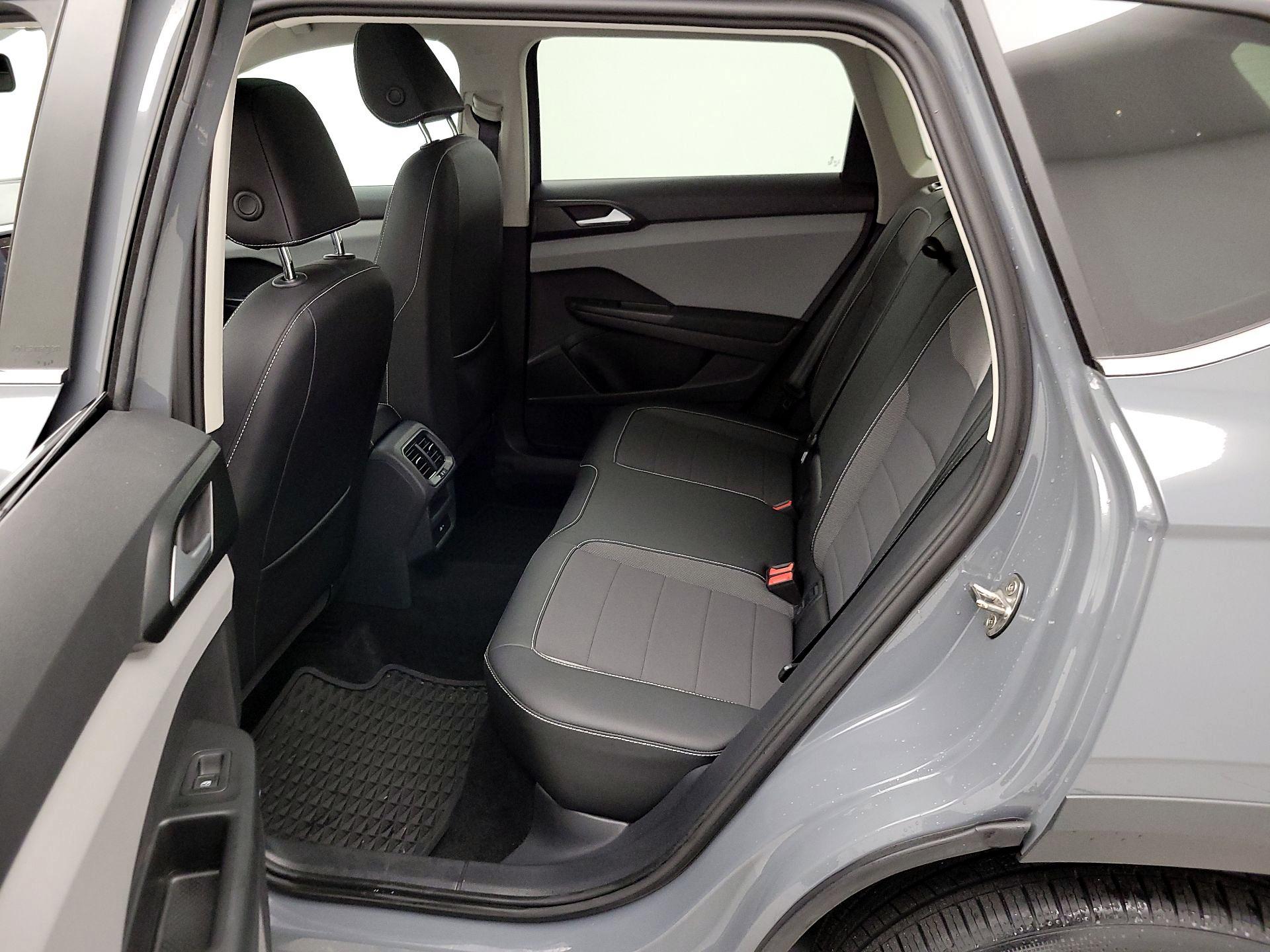 Thumbnail: 2022 Volkswagen Taos - 20