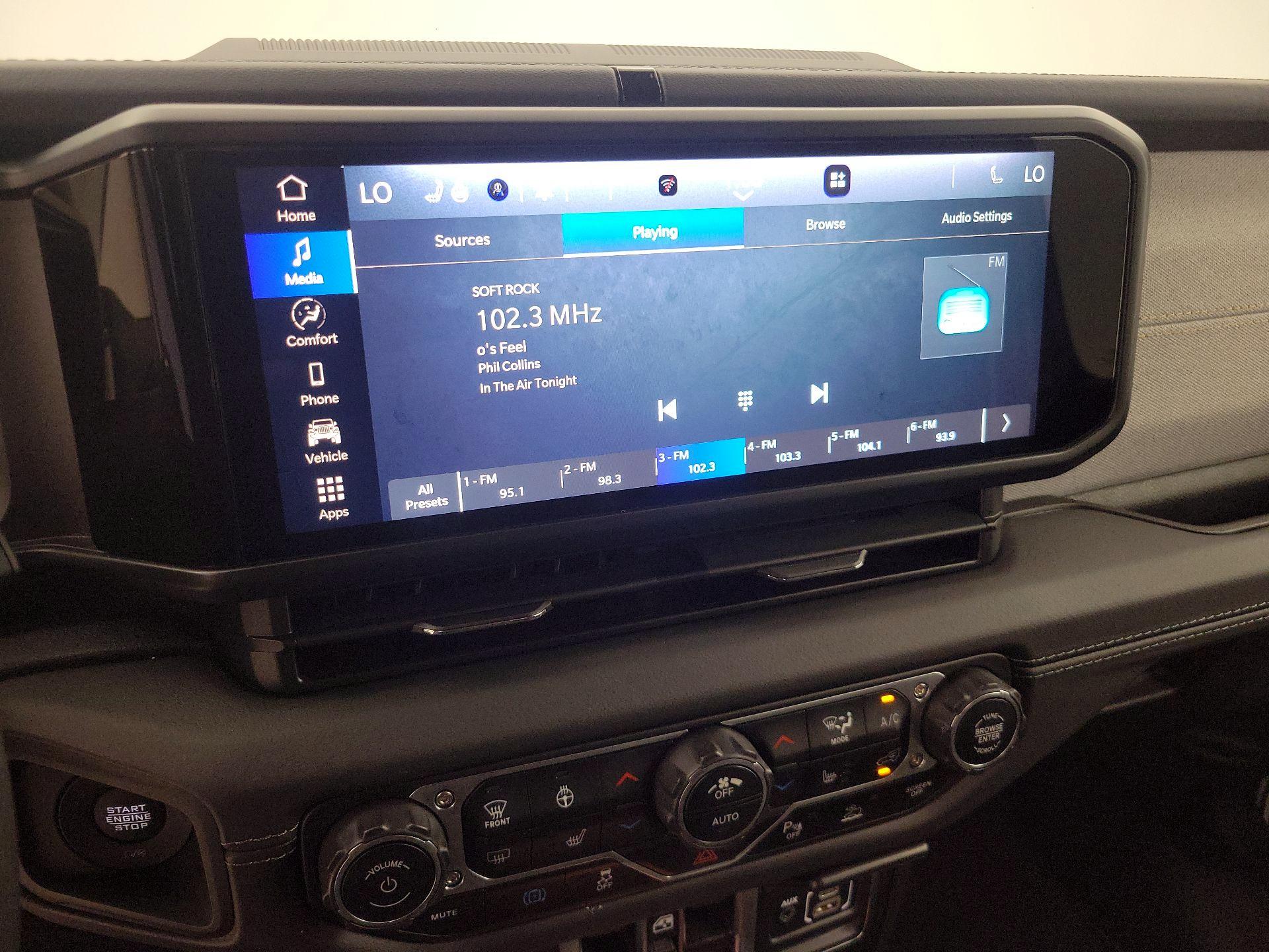 Thumbnail: 2025 Jeep Wrangler - 15