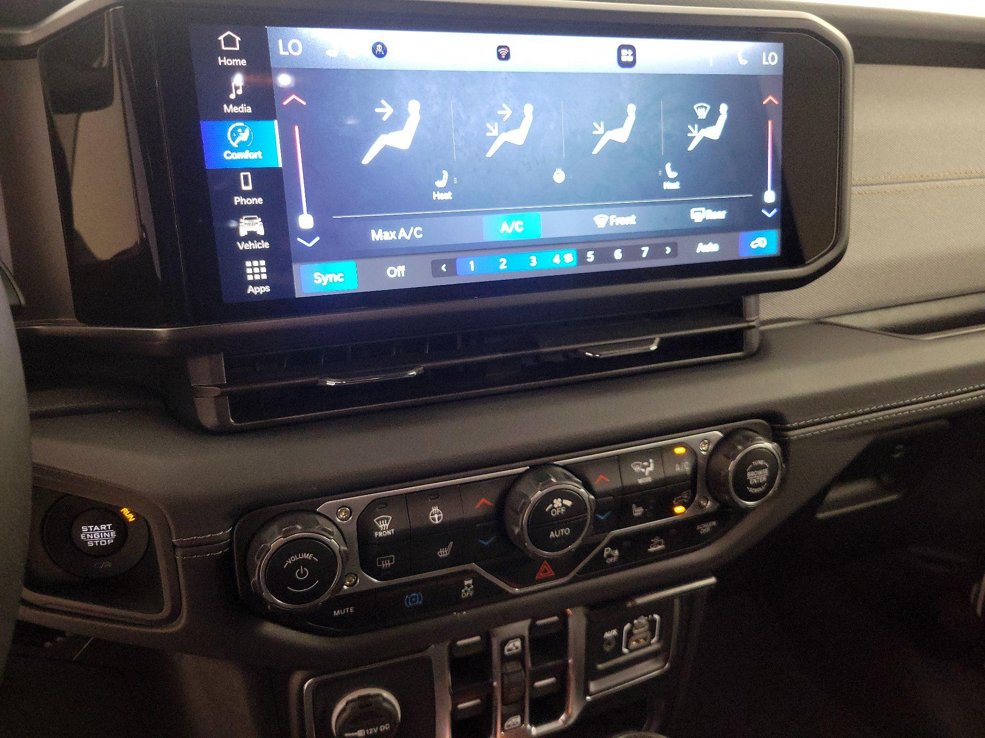 Thumbnail: 2025 Jeep Wrangler - 16