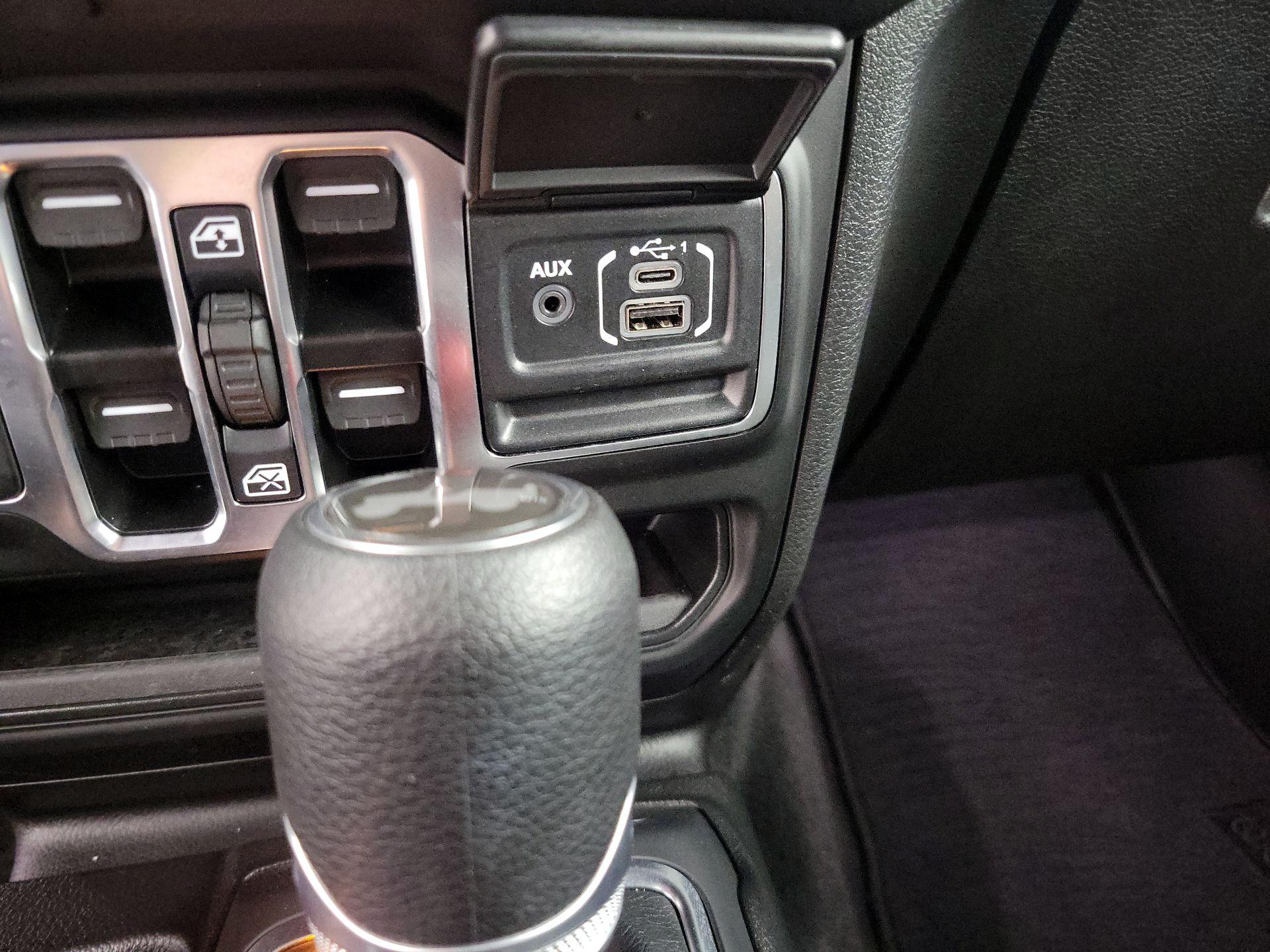 Thumbnail: 2025 Jeep Wrangler - 18