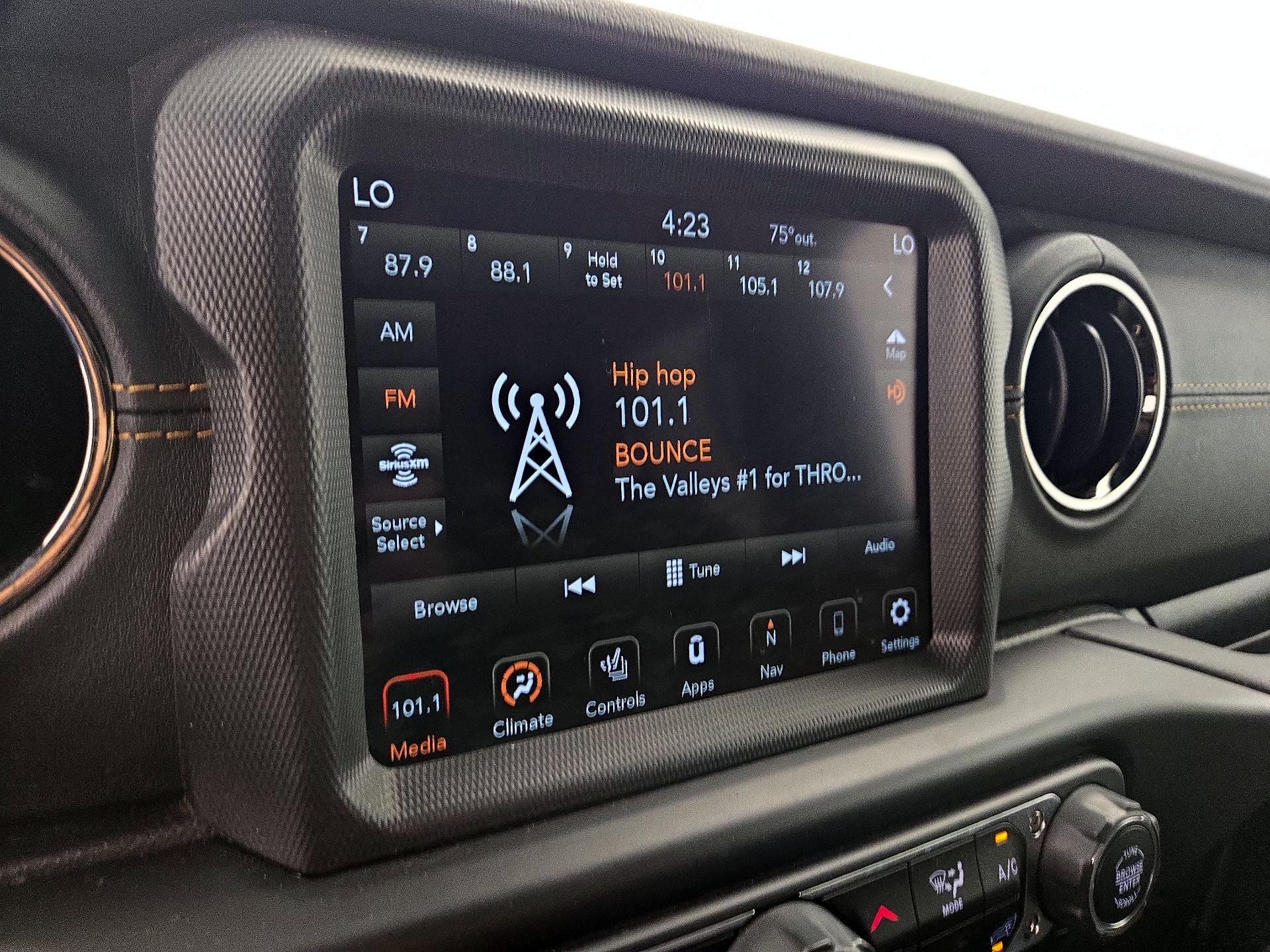 Thumbnail: 2021 Jeep Wrangler - 15