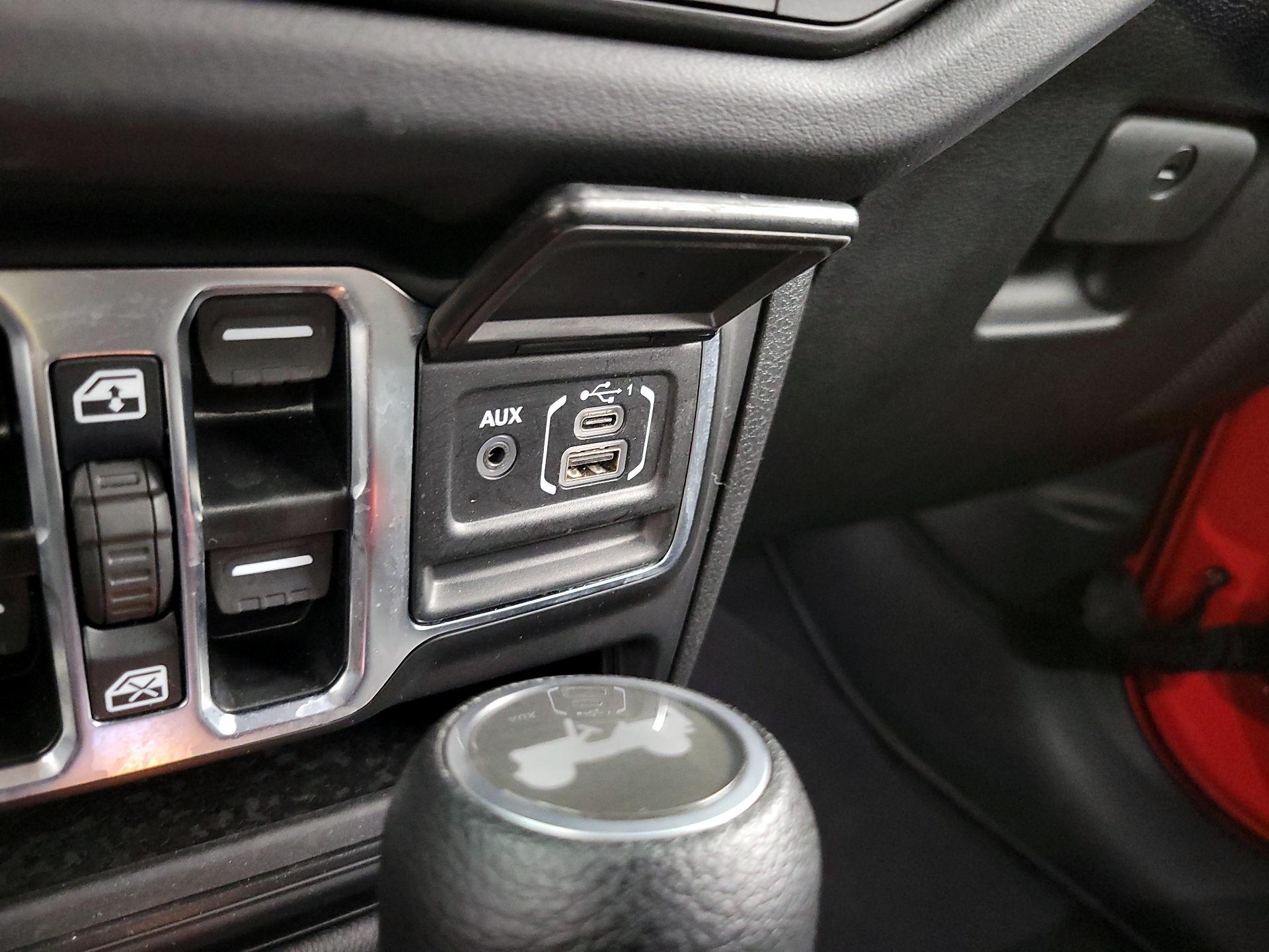 Thumbnail: 2025 Jeep Wrangler - 18