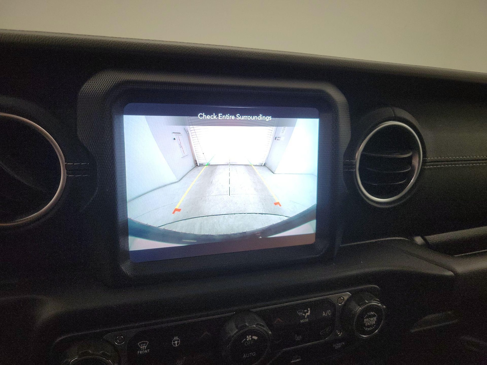 2022 Jeep Wrangler Unlimited Sahara - Photo 16
