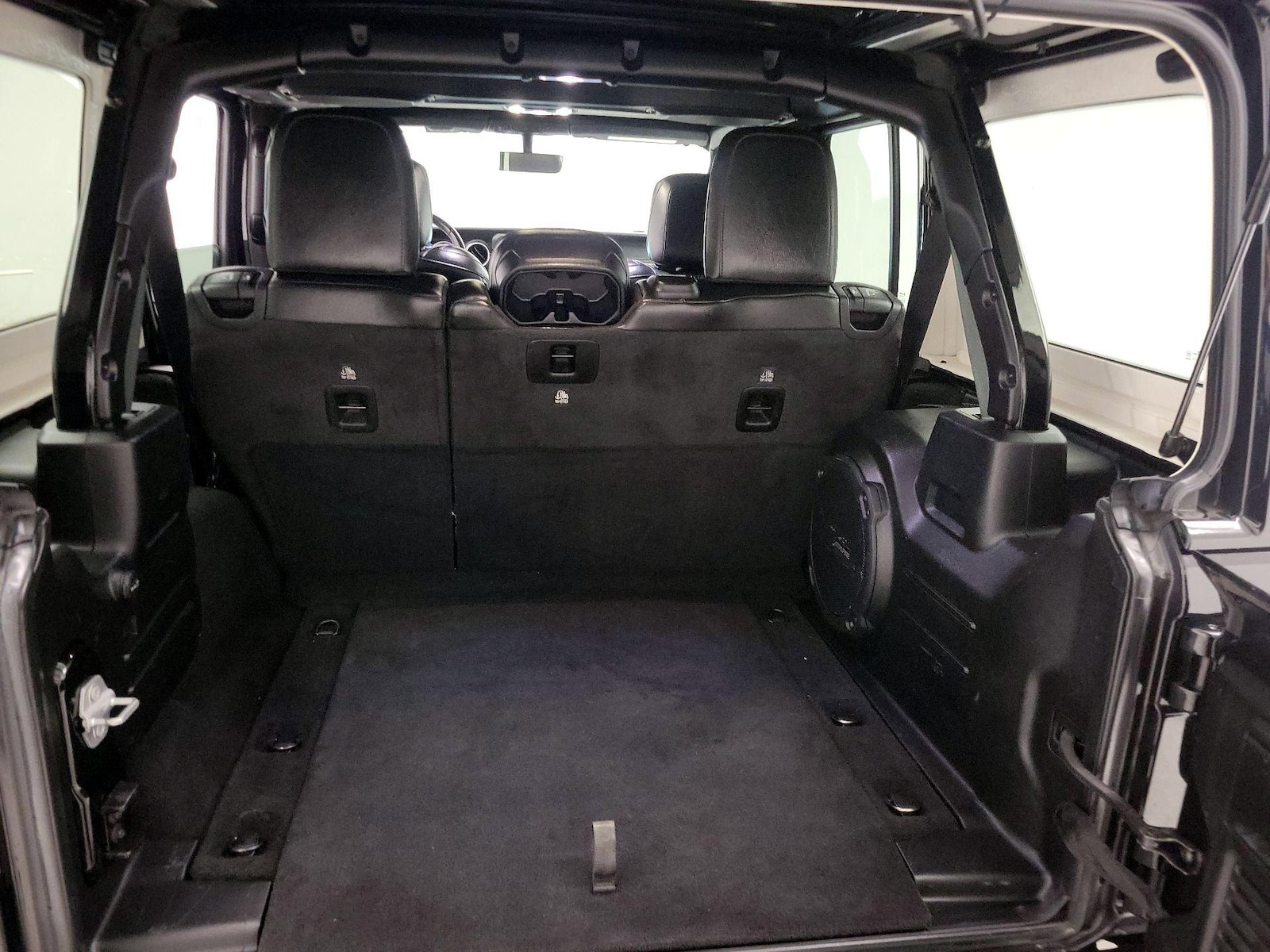 2022 Jeep Wrangler Unlimited Sahara - Photo 22