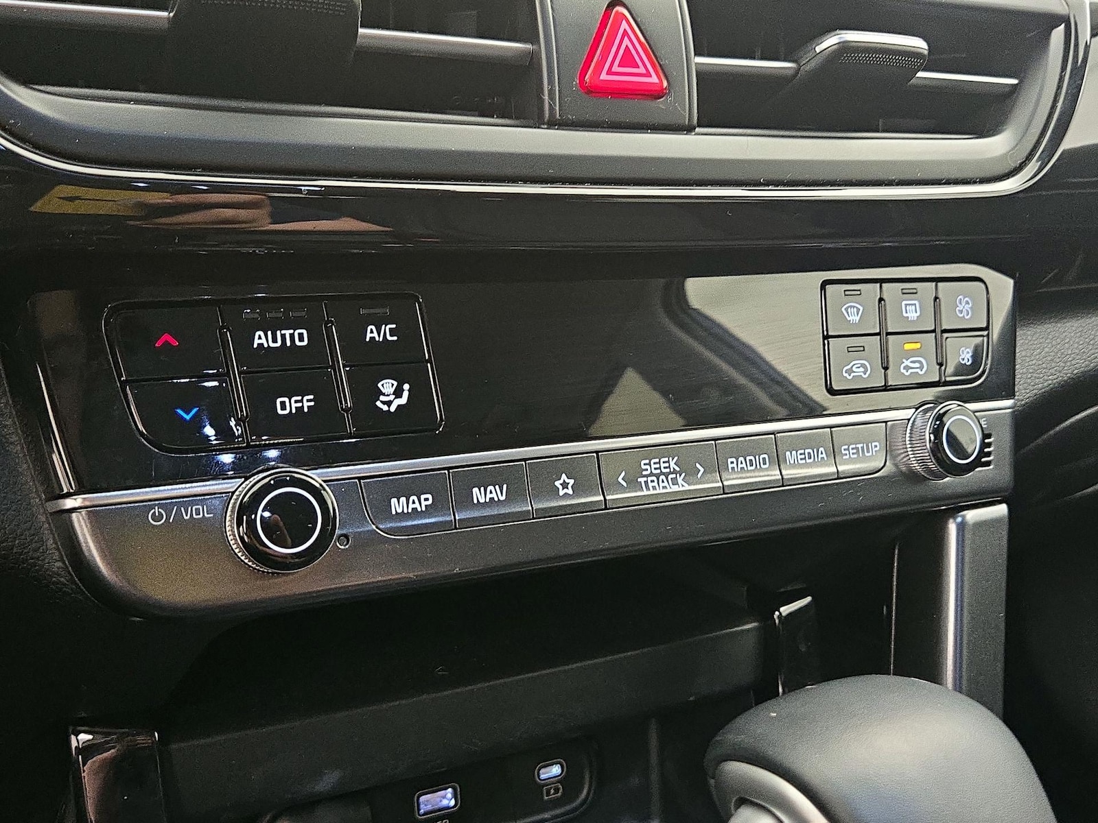 2024 Kia Seltos S - Photo 18