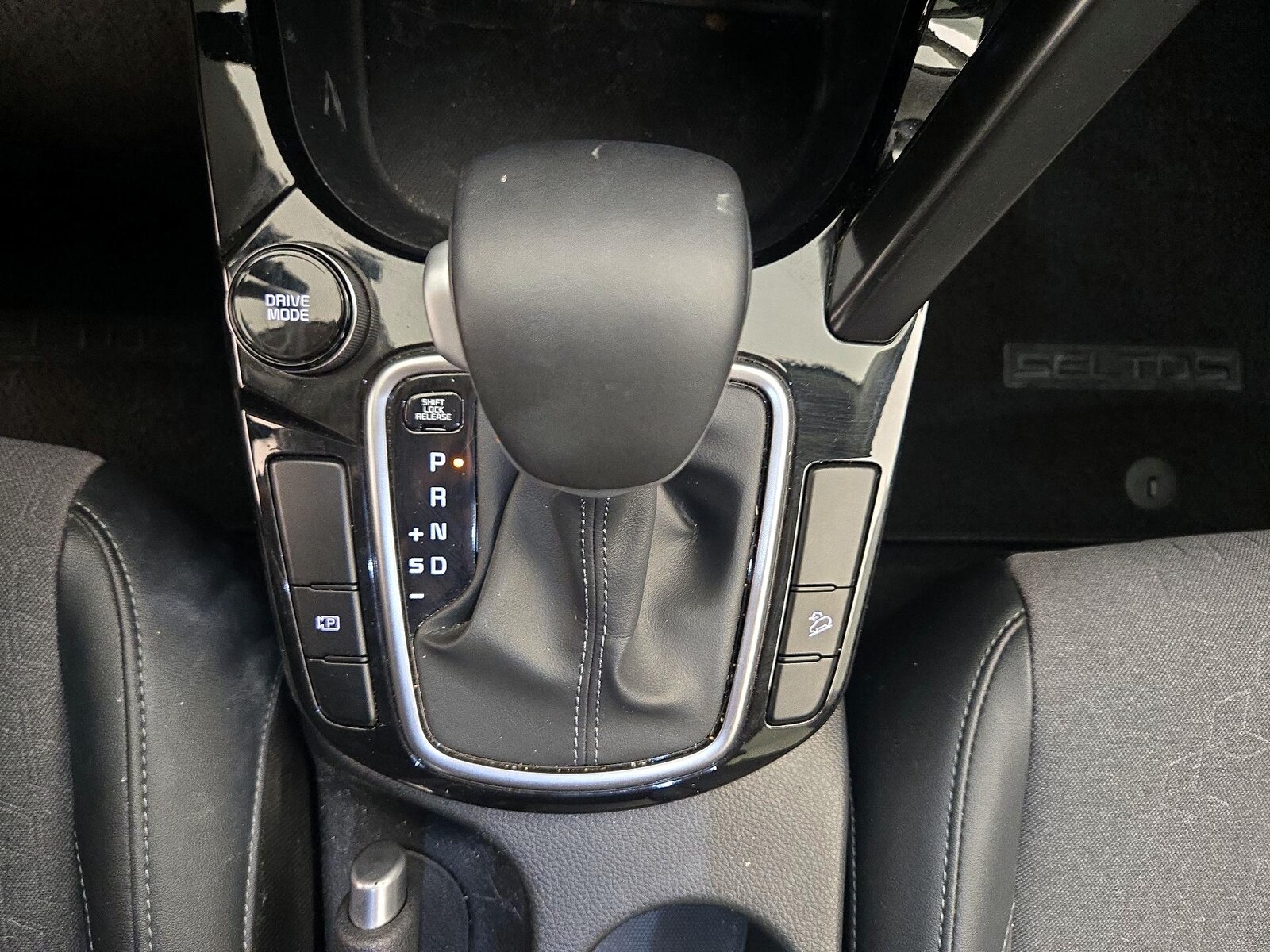 2024 Kia Seltos S - Photo 19