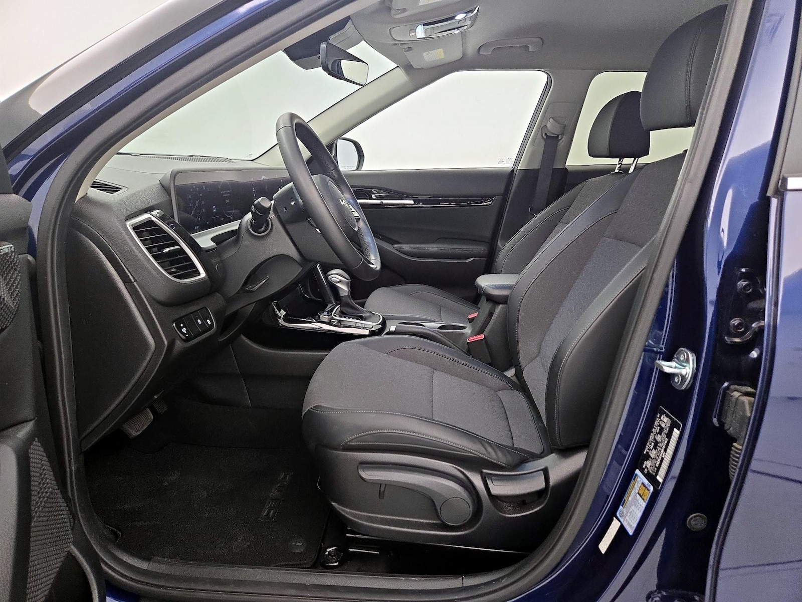 2024 Kia Seltos S - Photo 21