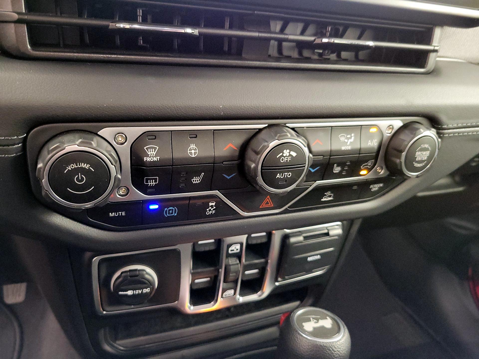 Thumbnail: 2025 Jeep Wrangler - 16