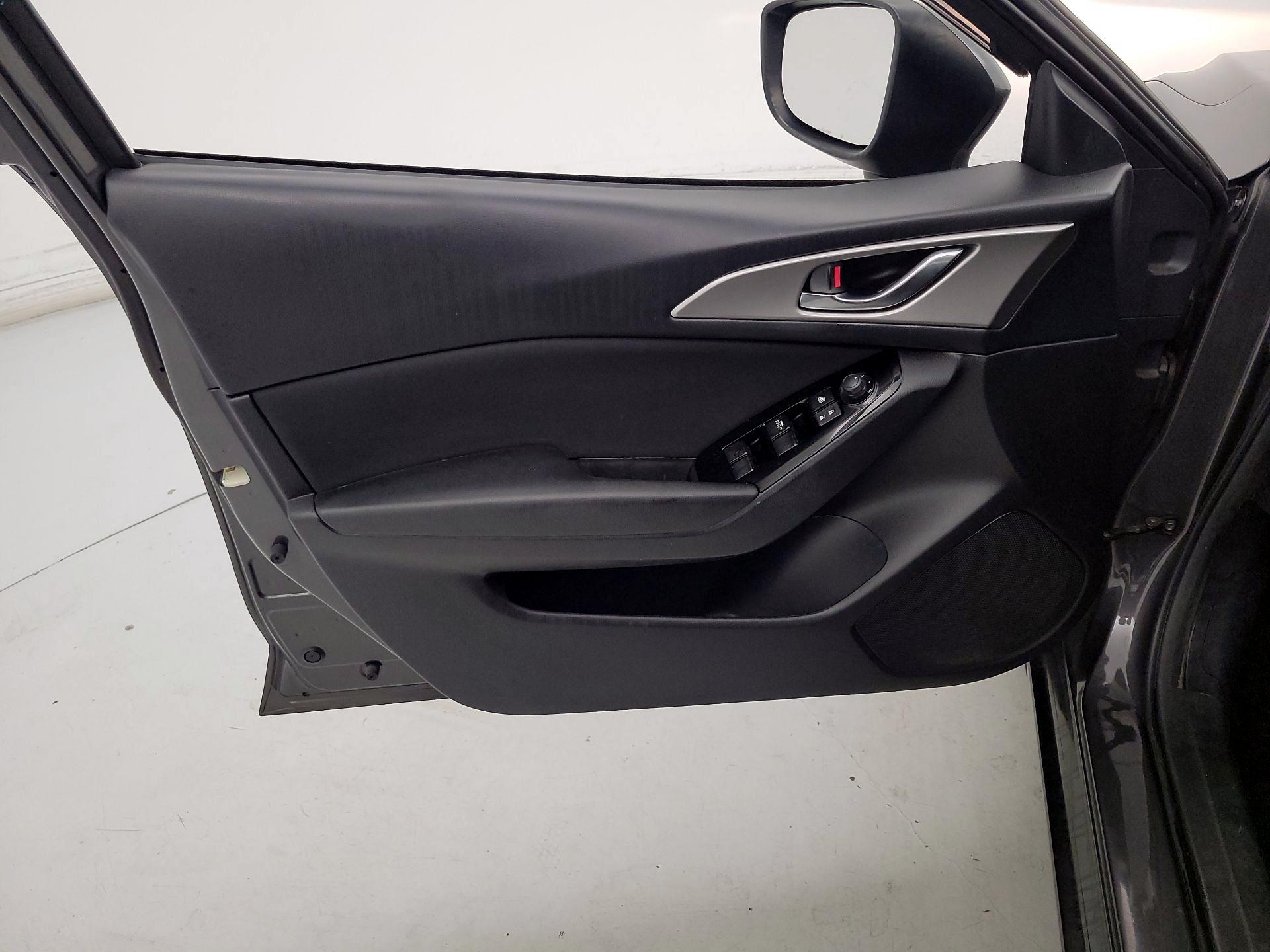 Thumbnail: 2017 Mazda Mazda3 - 12