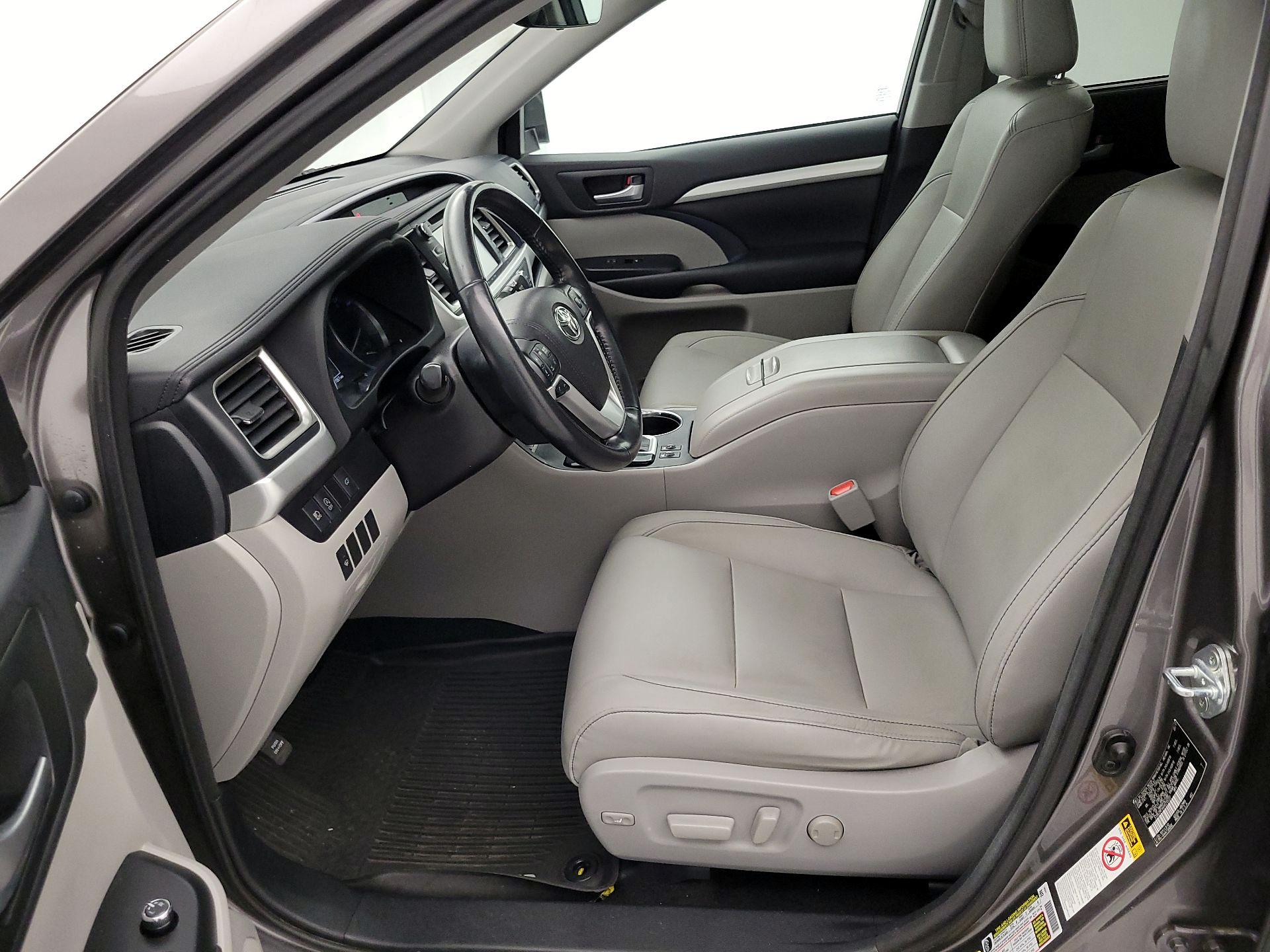 Thumbnail: 2017 Toyota Highlander - 11