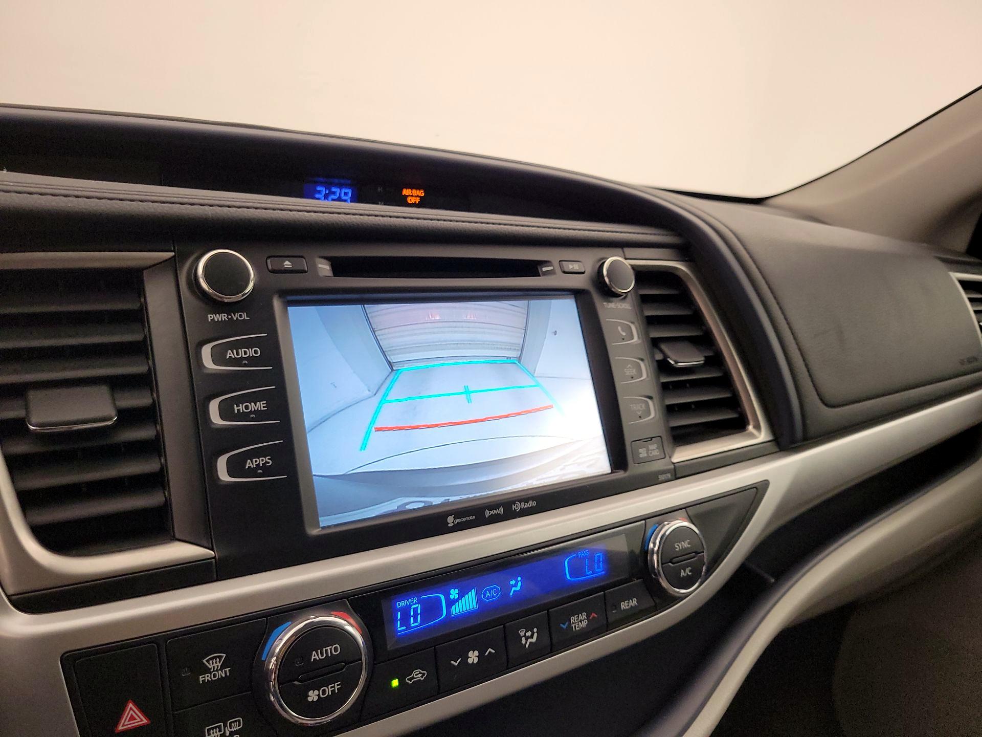 Thumbnail: 2017 Toyota Highlander - 14