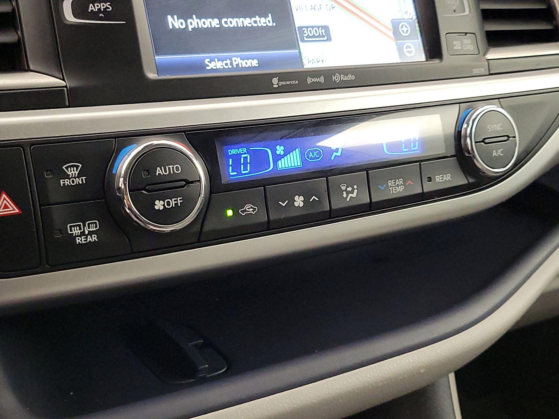 Thumbnail: 2017 Toyota Highlander - 16