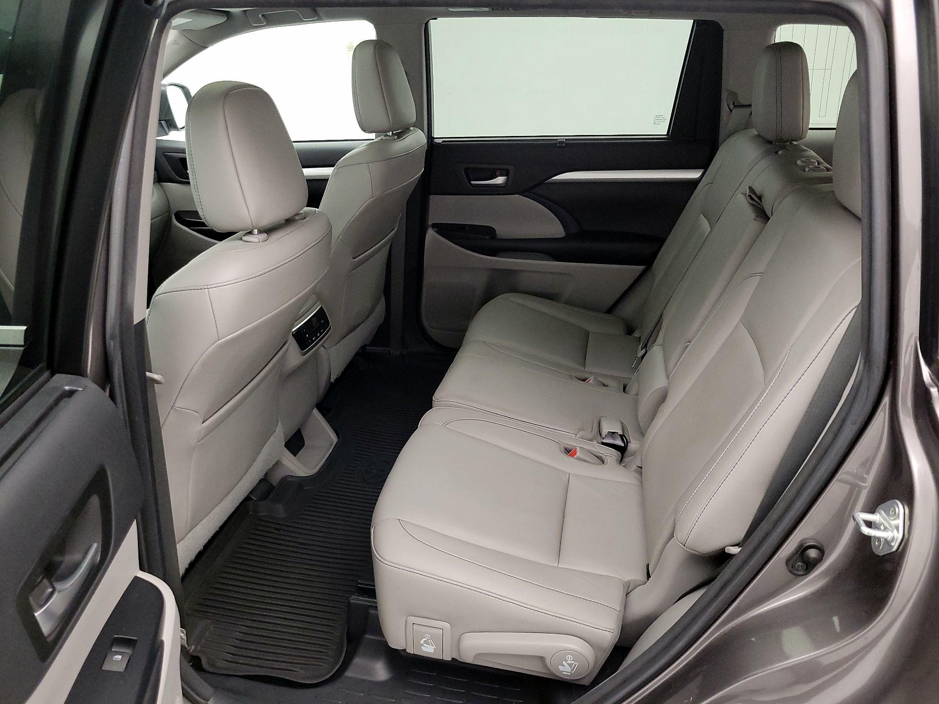 Thumbnail: 2017 Toyota Highlander - 19