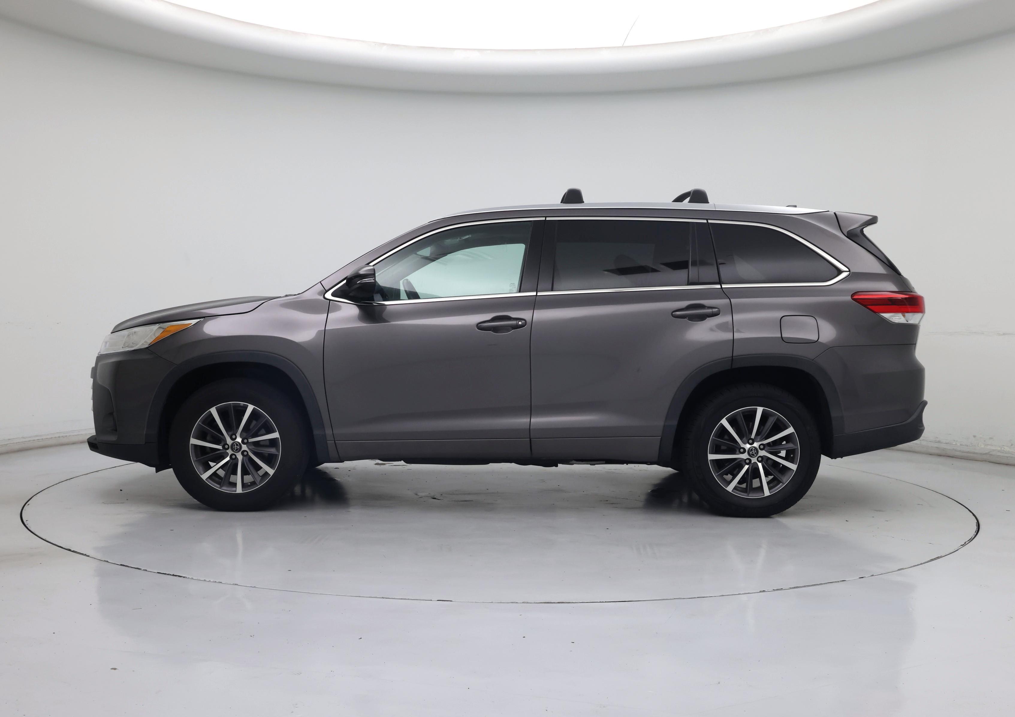 Thumbnail: 2017 Toyota Highlander - 3