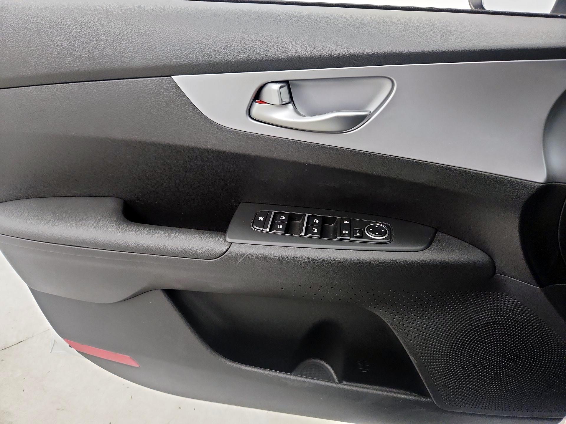 Thumbnail: 2023 Kia Forte - 12