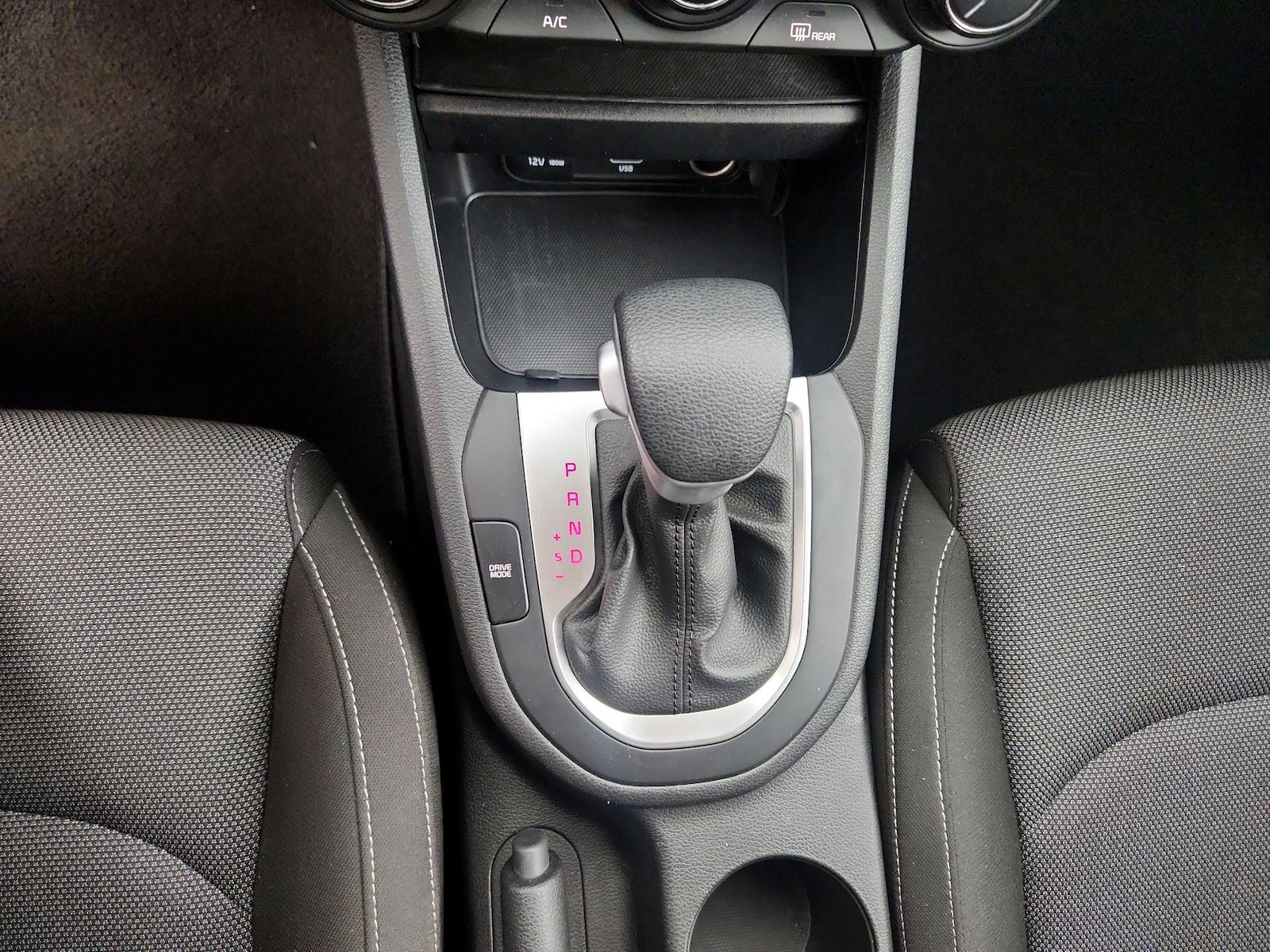 2023 Kia Forte LXS - Photo 18