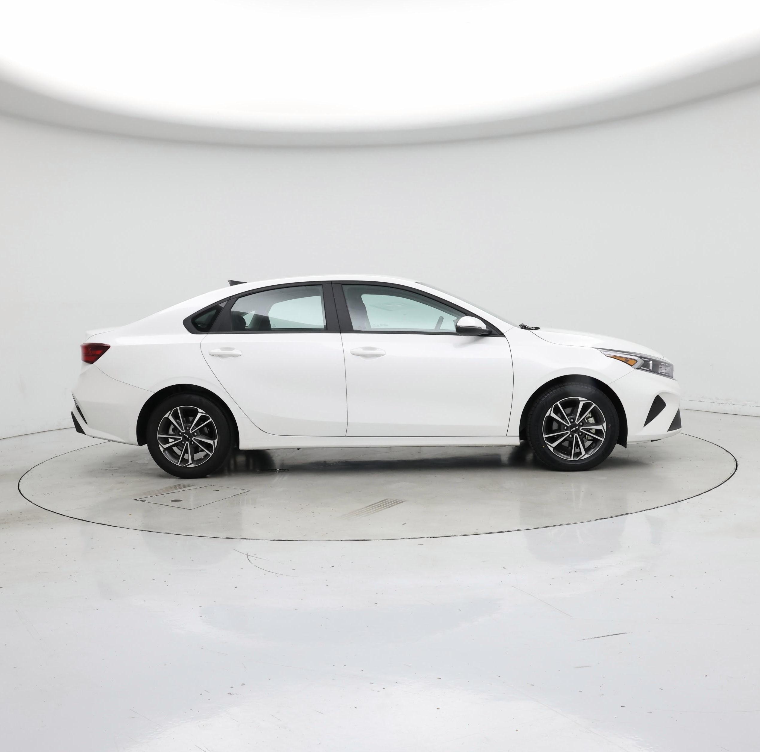 Thumbnail: 2023 Kia Forte - 7