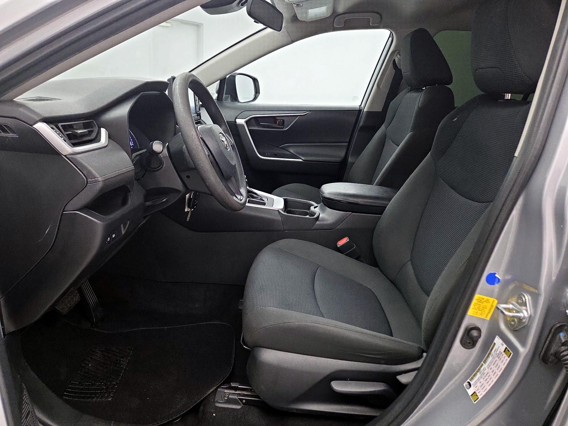 Thumbnail: 2020 Toyota RAV4 - 11