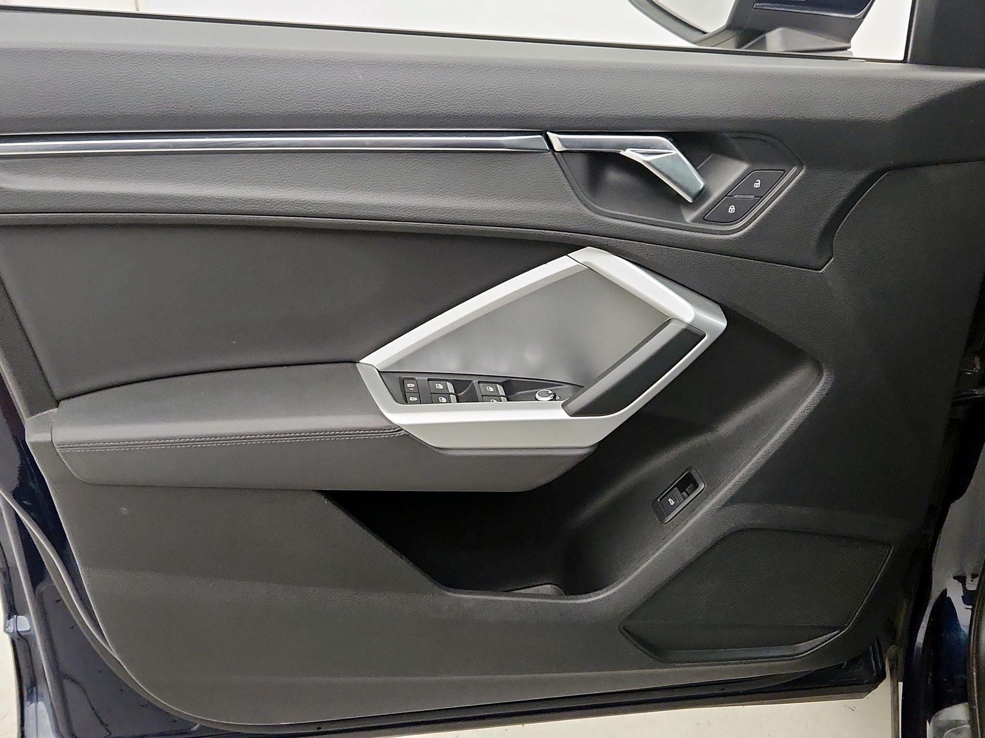 Thumbnail: 2020 Audi Q3 - 12