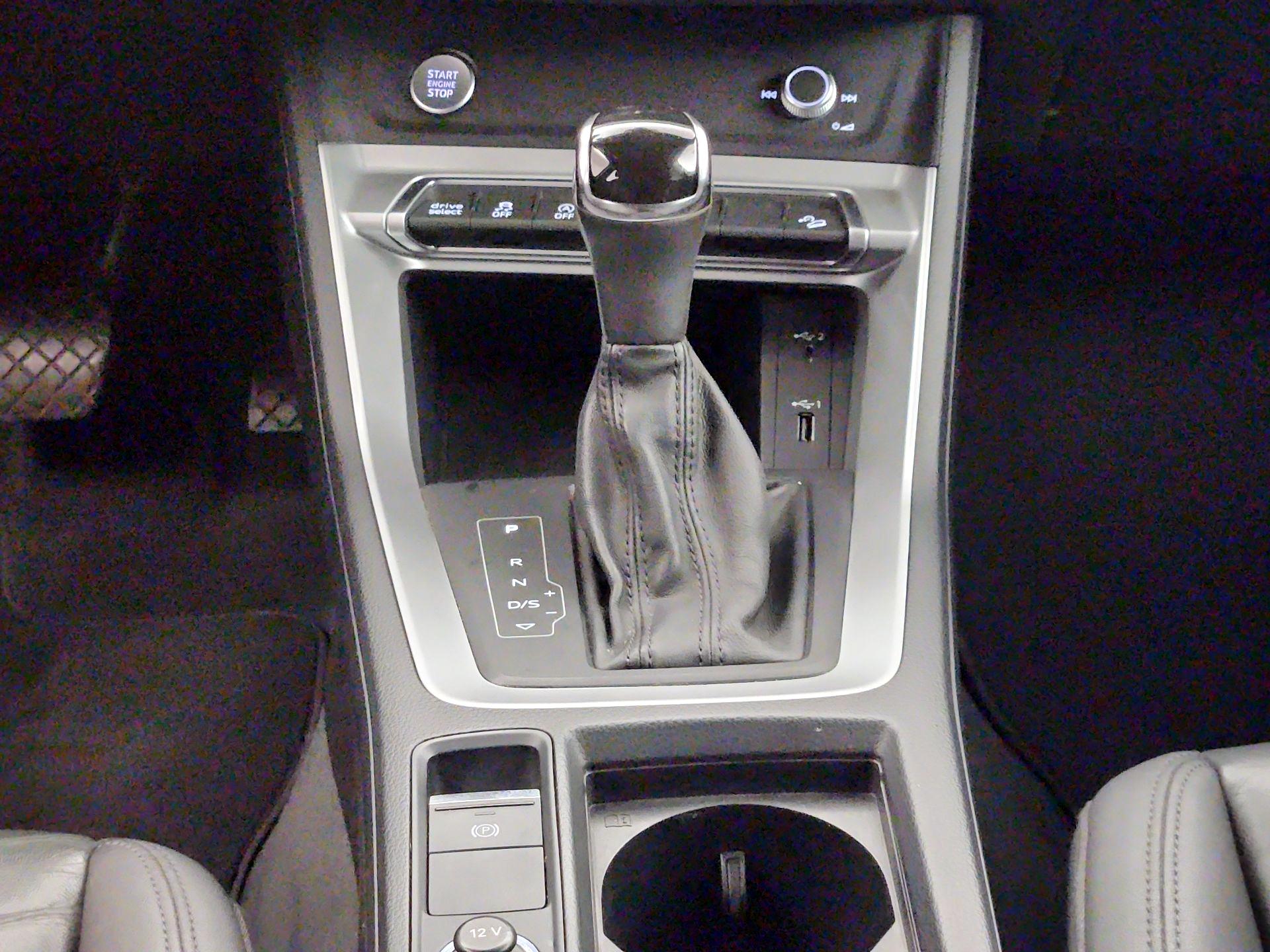 Thumbnail: 2020 Audi Q3 - 16