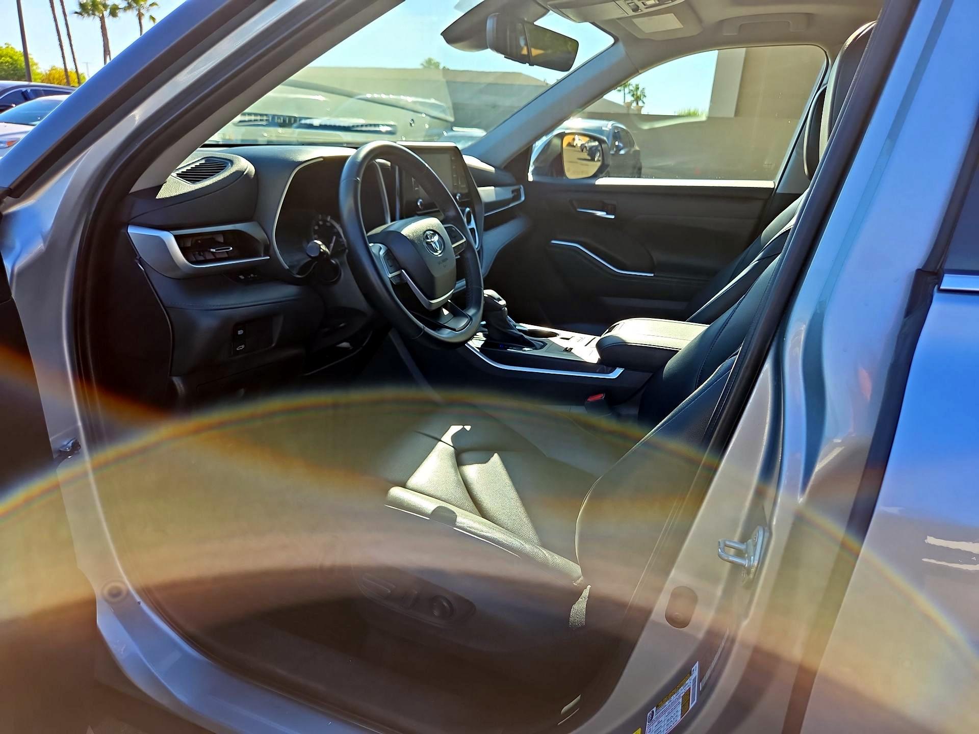 Thumbnail: 2022 Toyota Highlander - 9