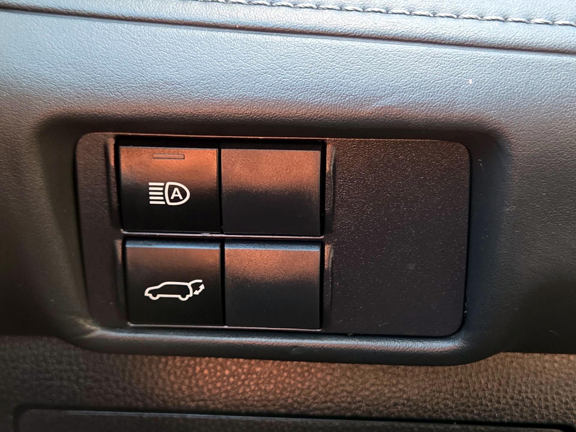 Thumbnail: 2022 Toyota Highlander - 11