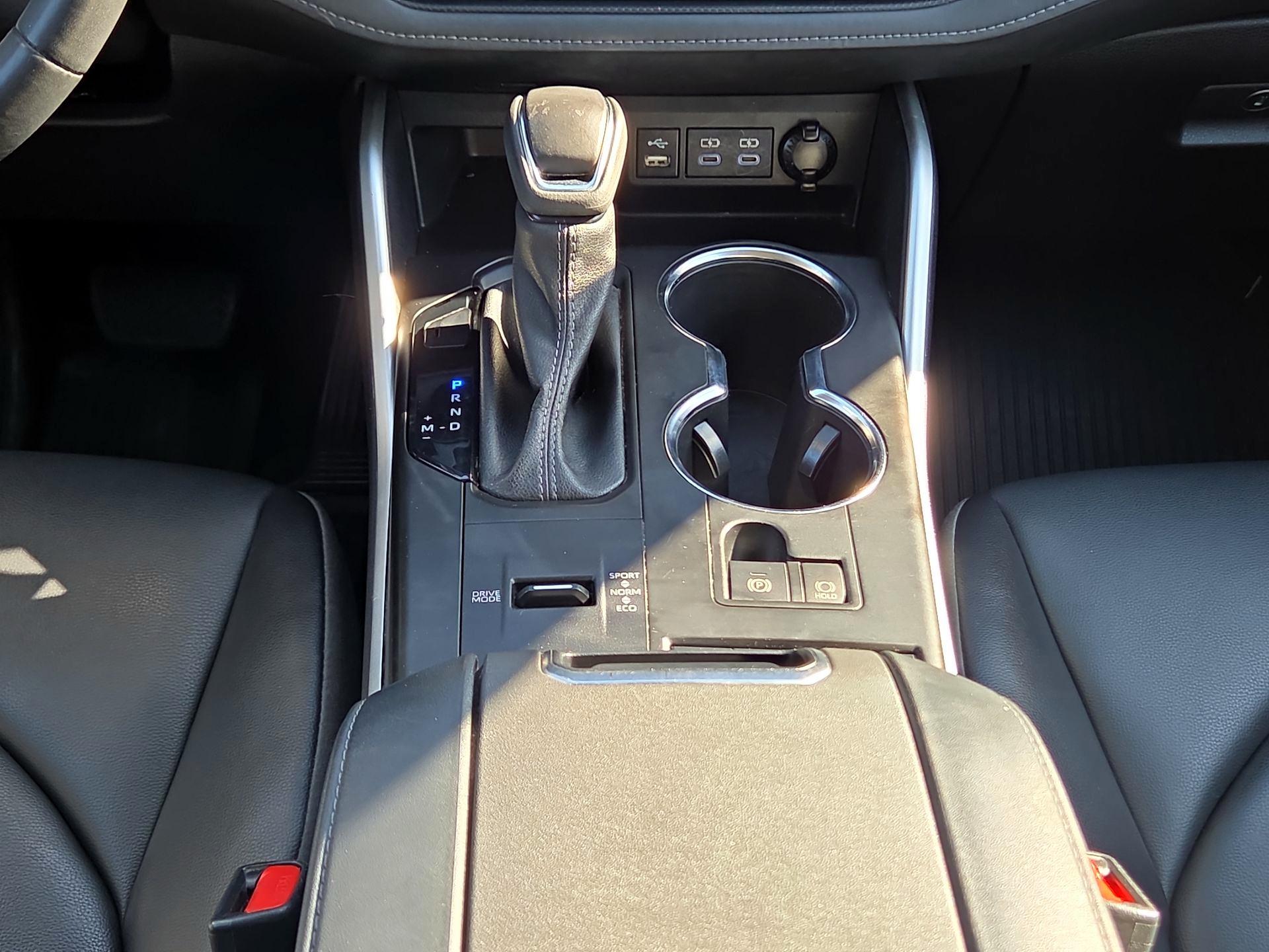 Thumbnail: 2022 Toyota Highlander - 15