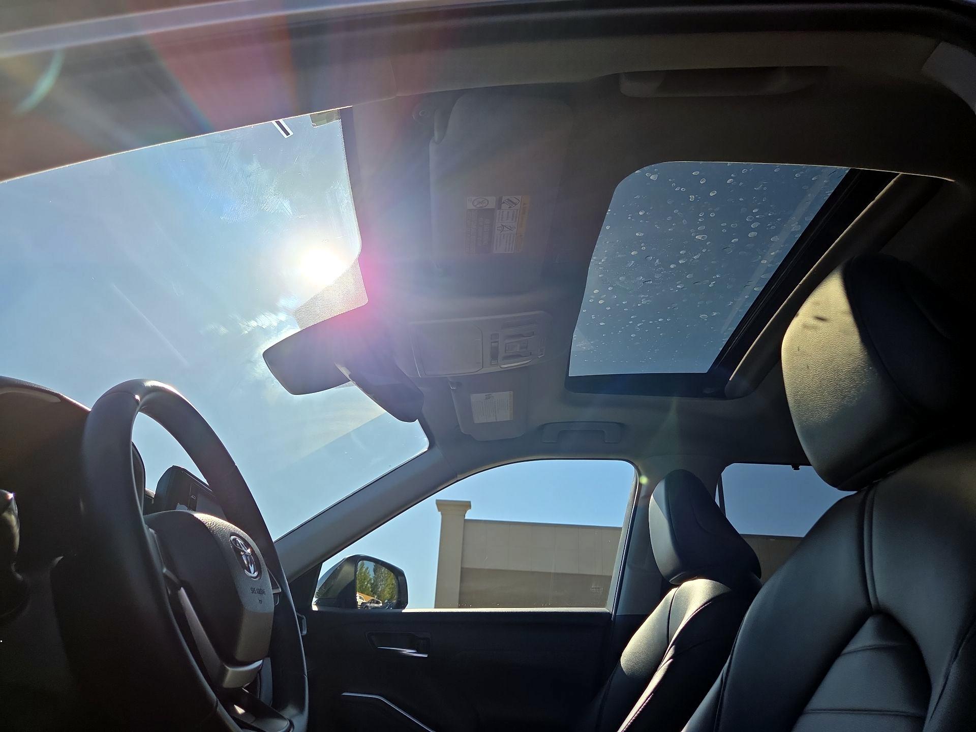 Thumbnail: 2022 Toyota Highlander - 17