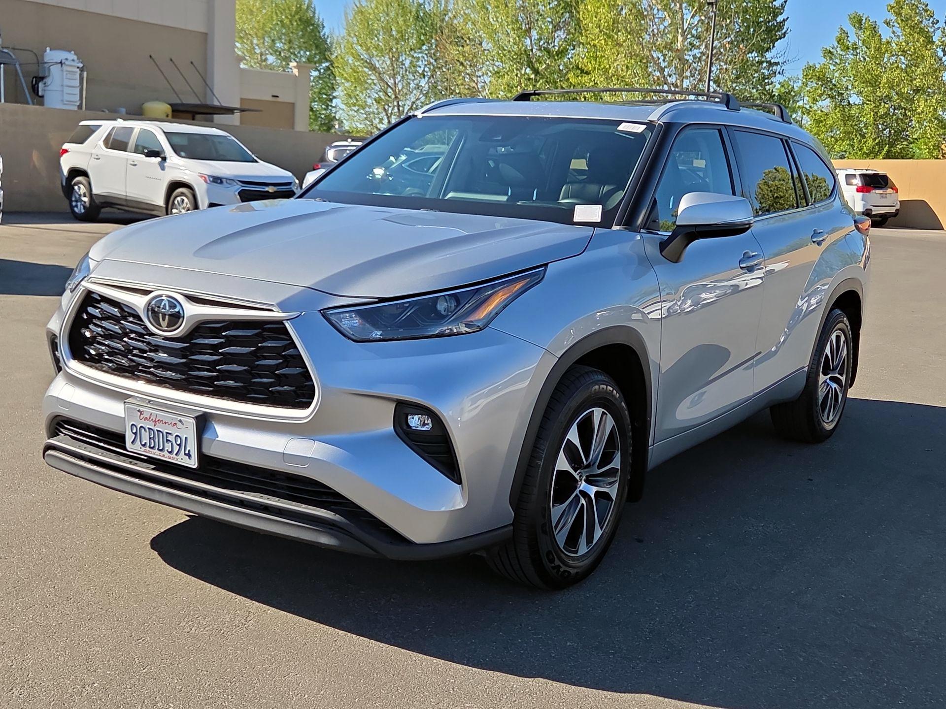 Thumbnail: 2022 Toyota Highlander - 3