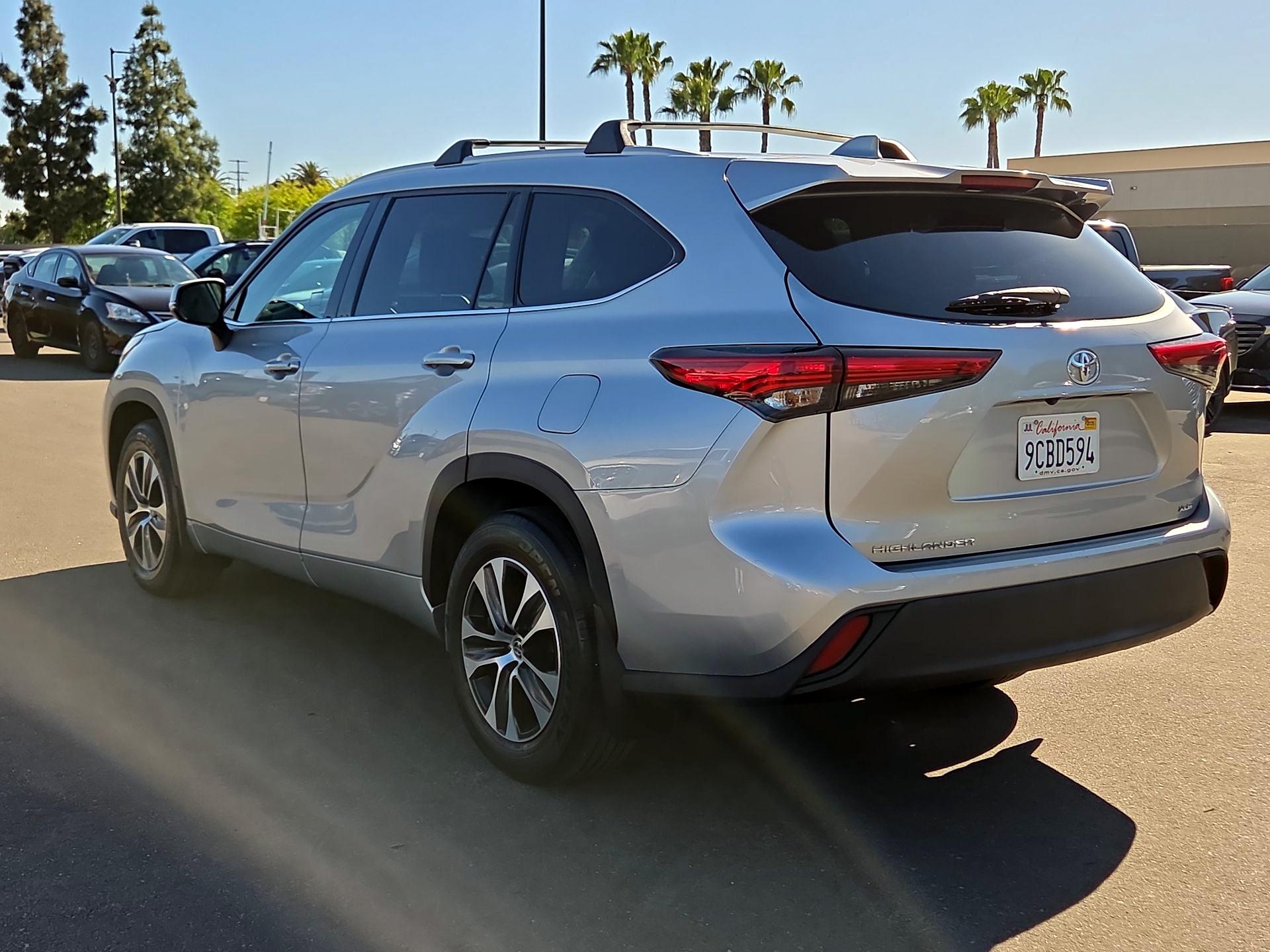 Thumbnail: 2022 Toyota Highlander - 7