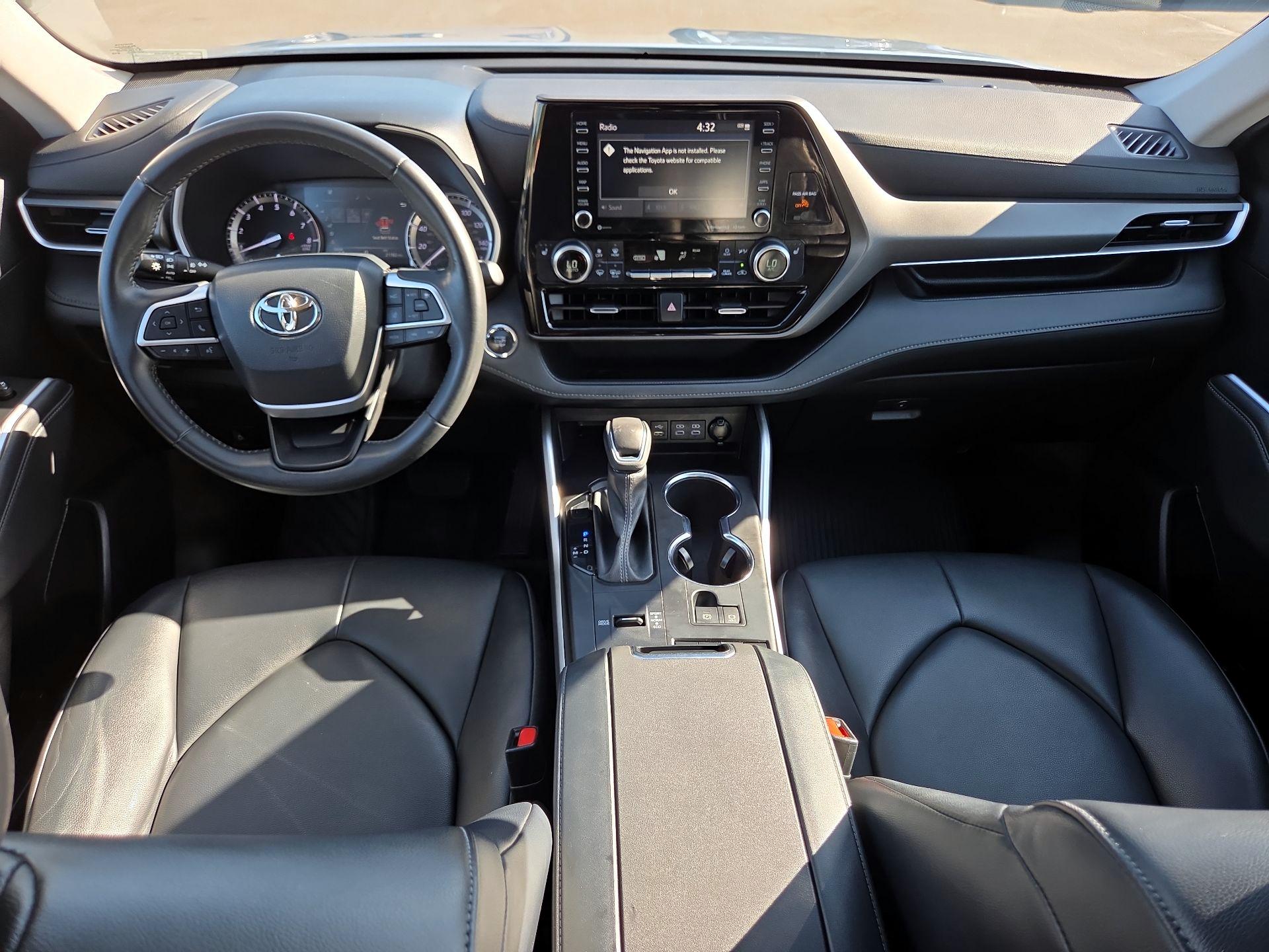 Thumbnail: 2022 Toyota Highlander - 8