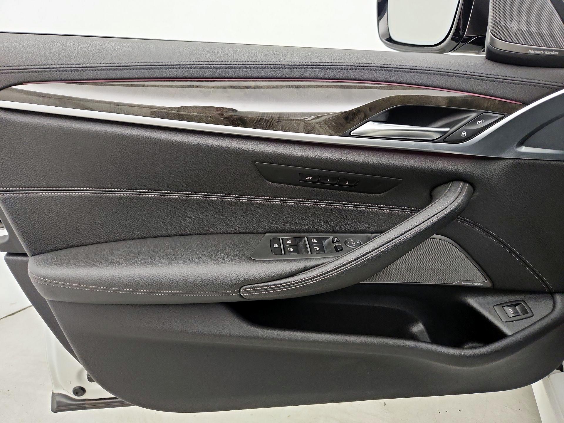 Thumbnail: 2020 BMW 5 Series - 12