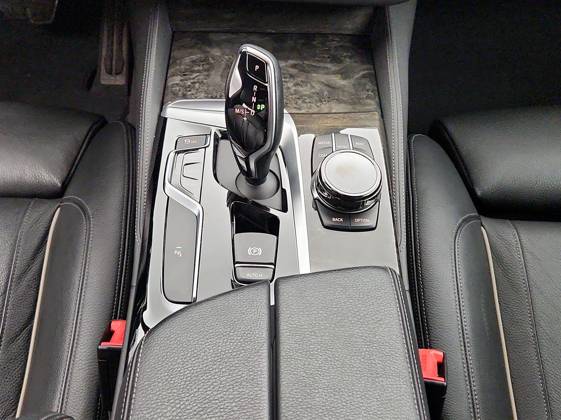 Thumbnail: 2020 BMW 5 Series - 18