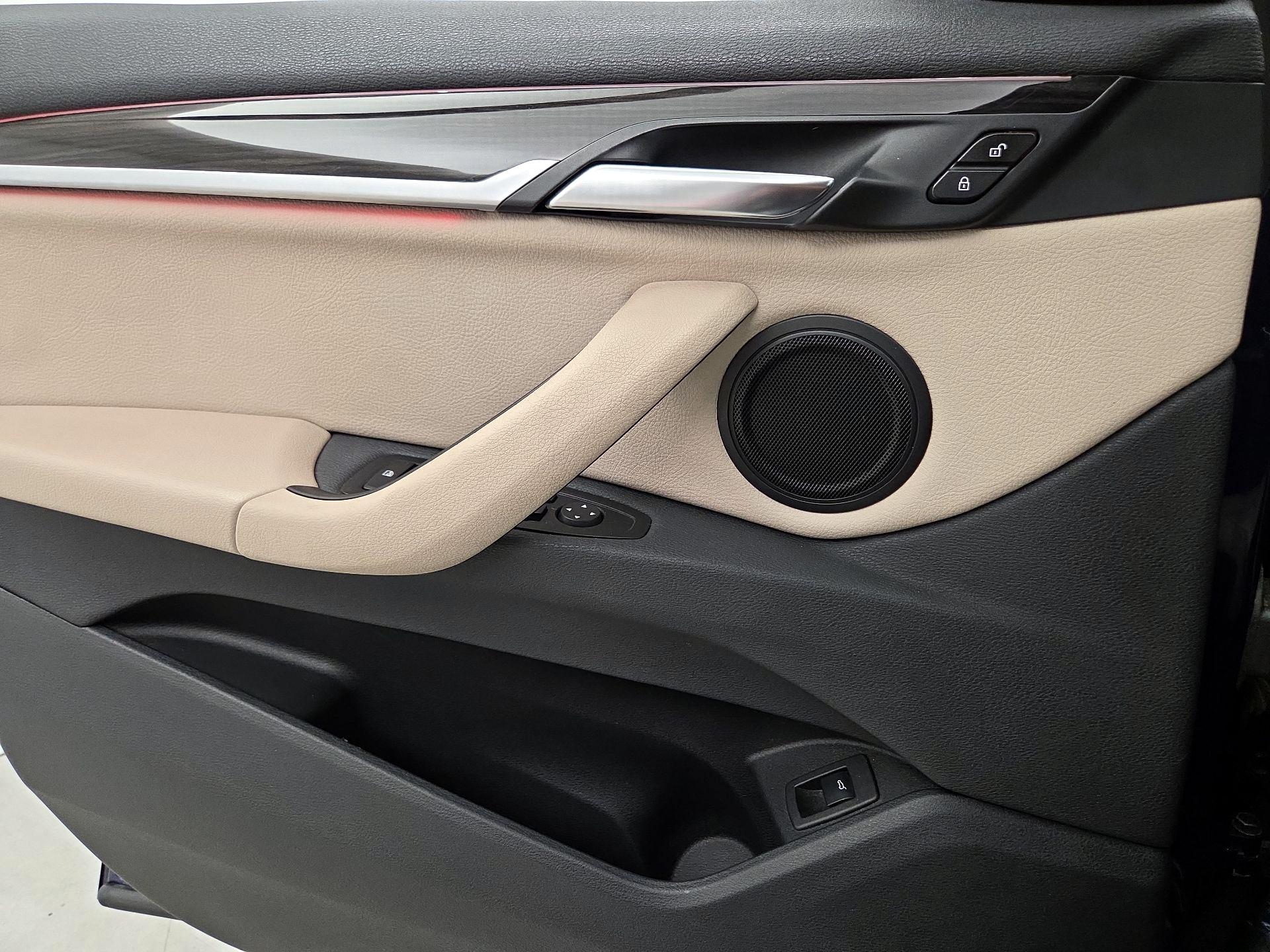 Thumbnail: 2020 BMW X1 - 12