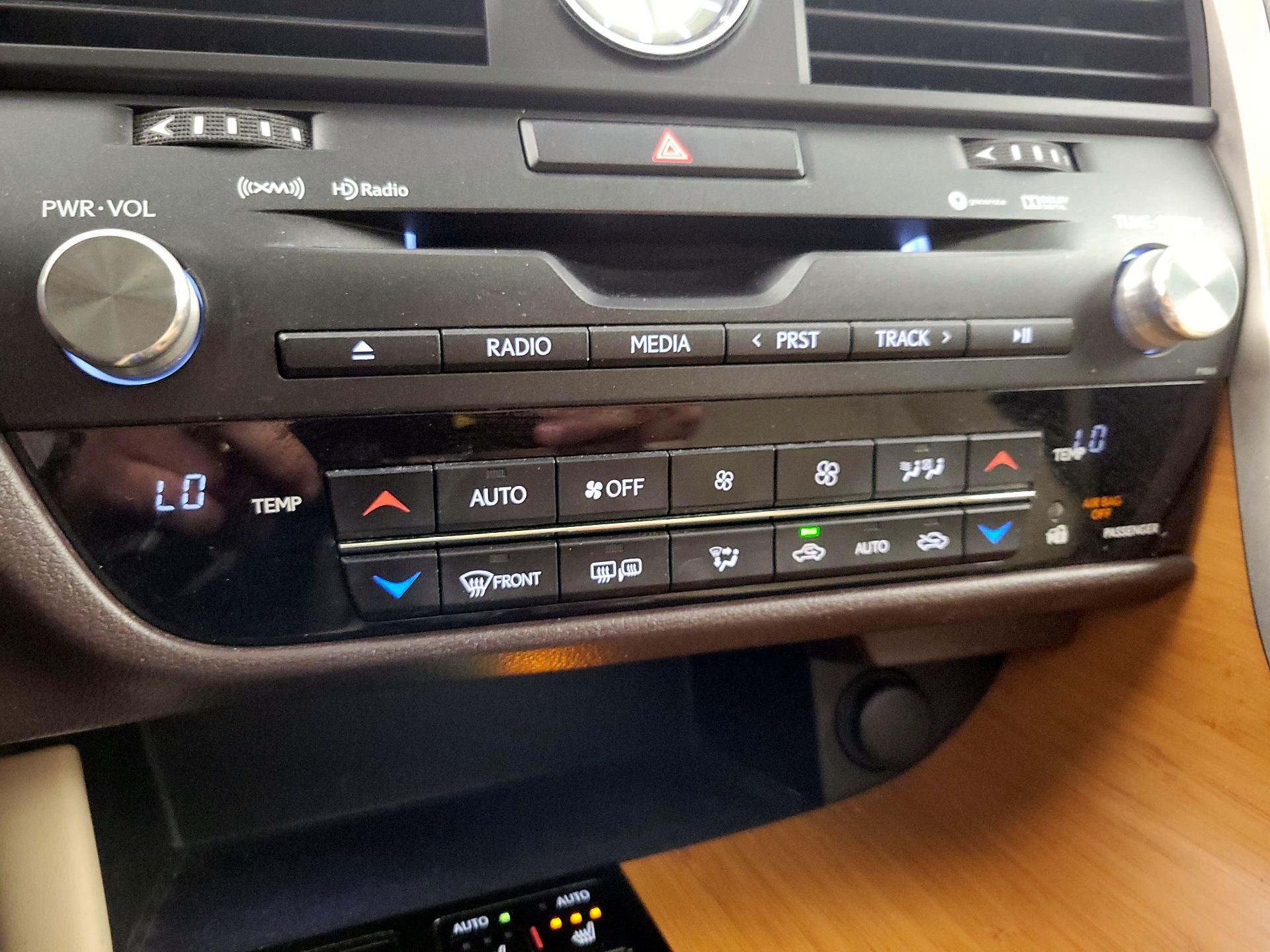 Thumbnail: 2016 Lexus RX - 17