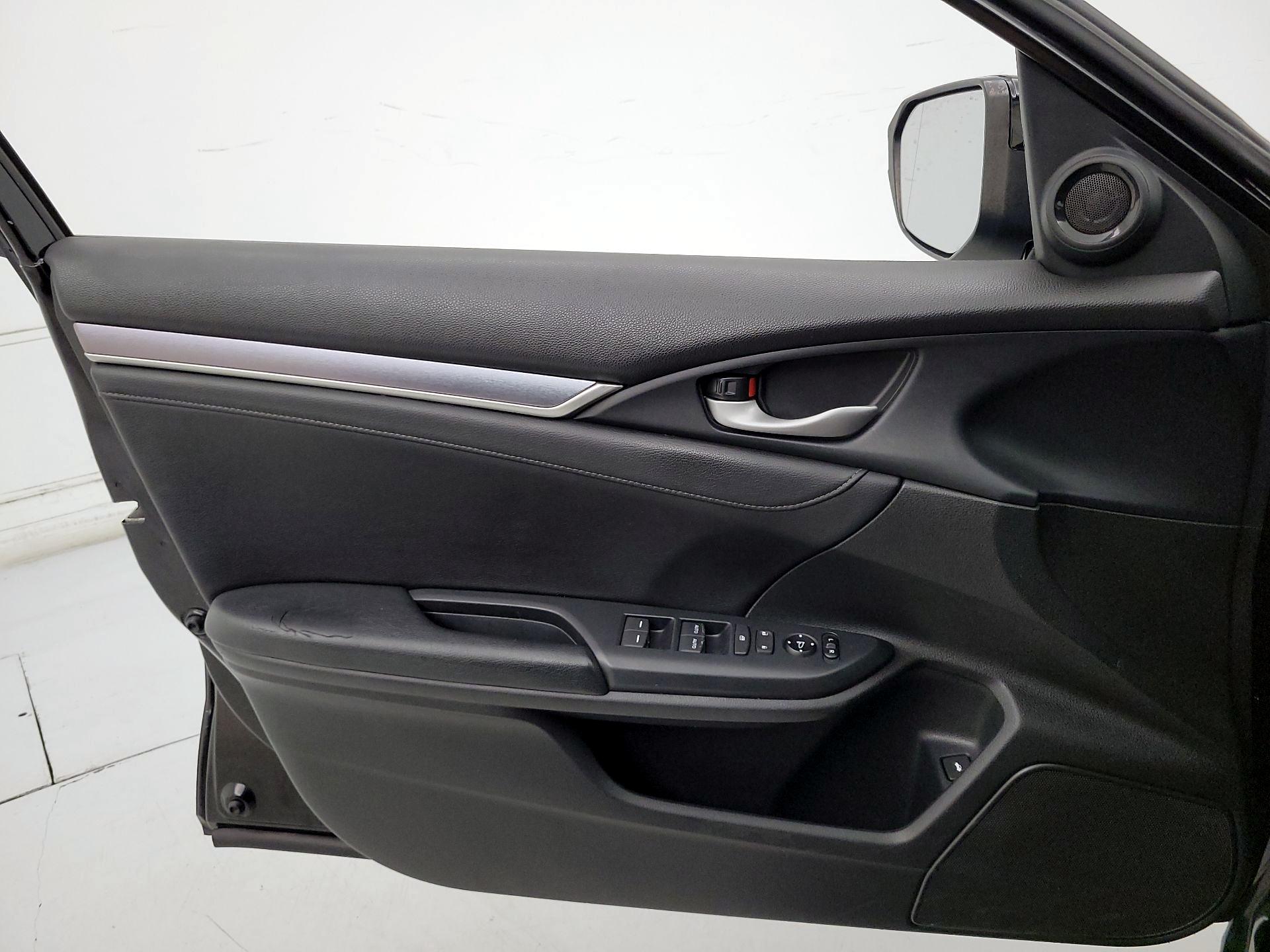 Thumbnail: 2016 Honda Civic - 12