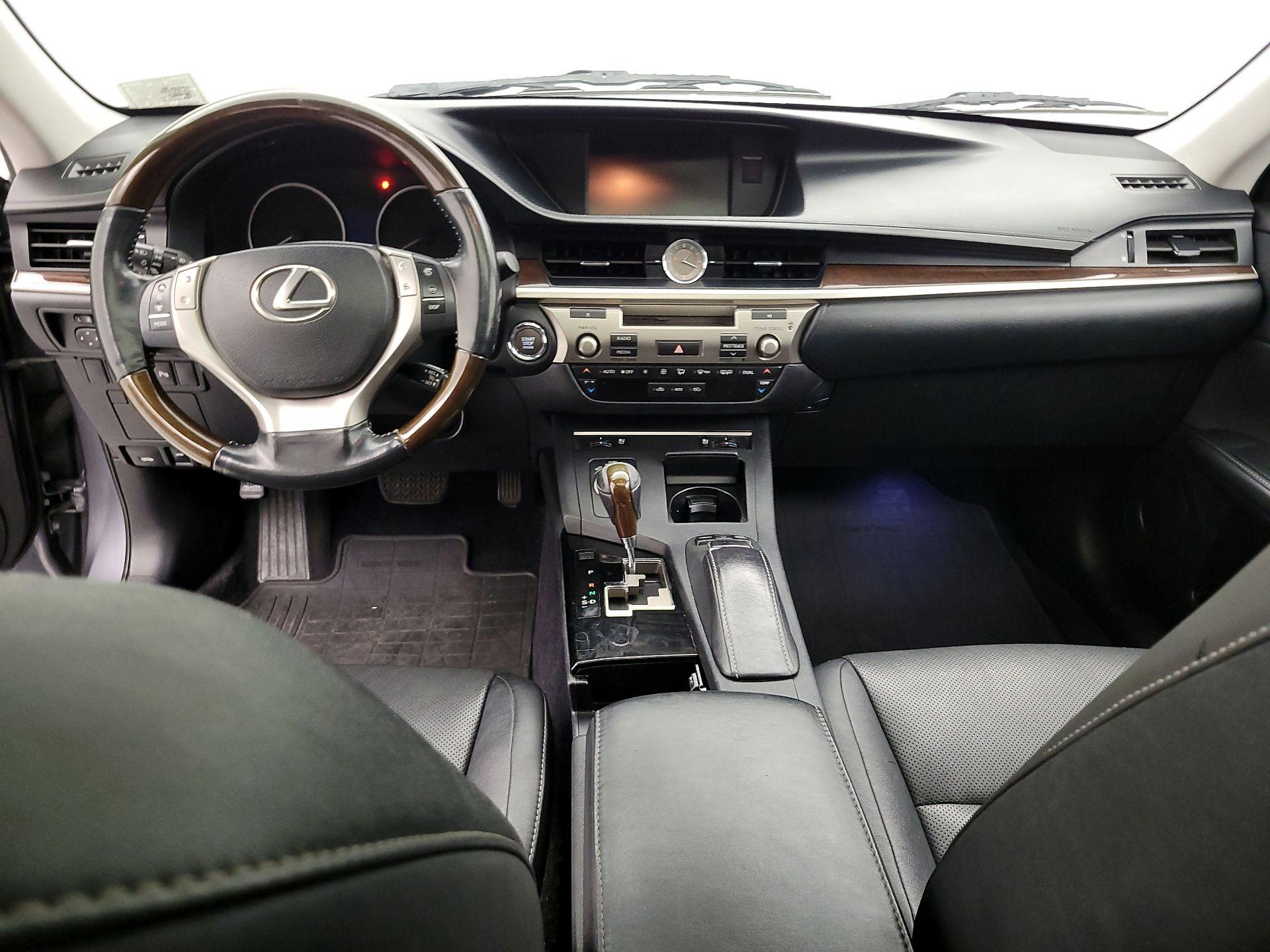 Thumbnail: 2014 Lexus ES - 9