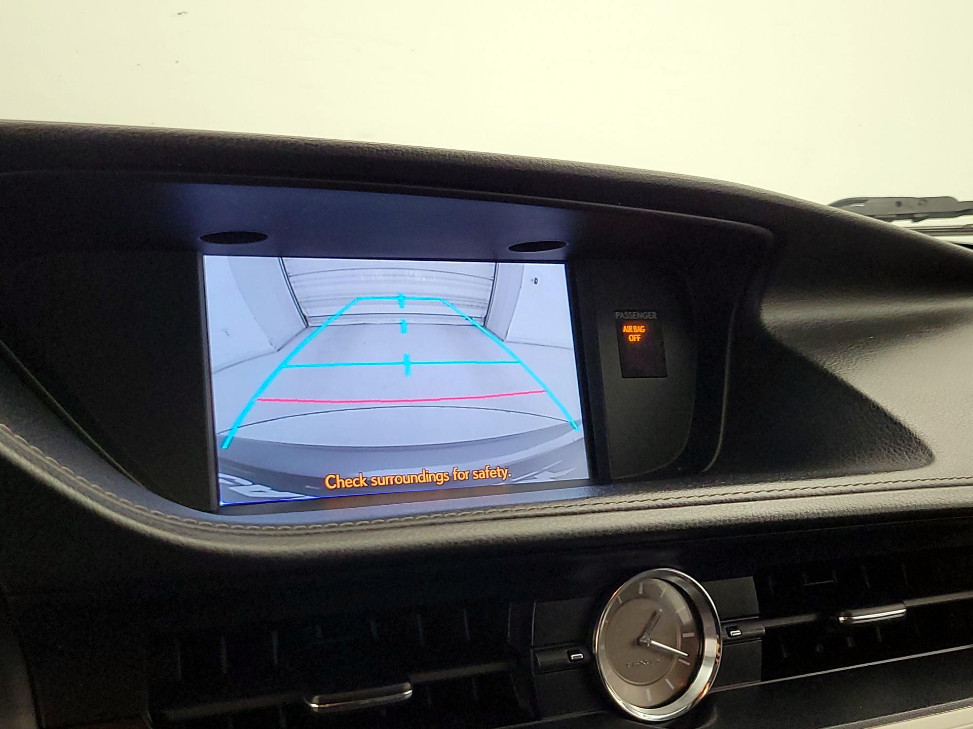 Thumbnail: 2014 Lexus ES - 14